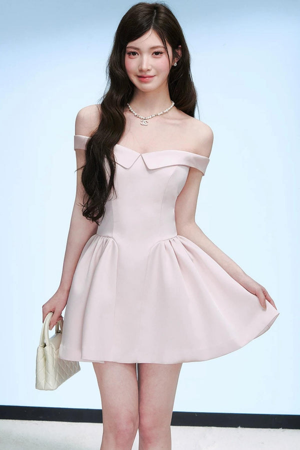 Elegant Off-Shoulder Pleated Dress