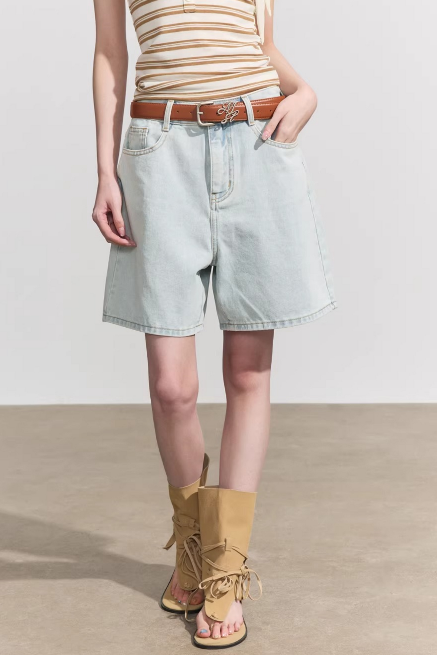 Short in denim lavaggio vintage a vita alta
