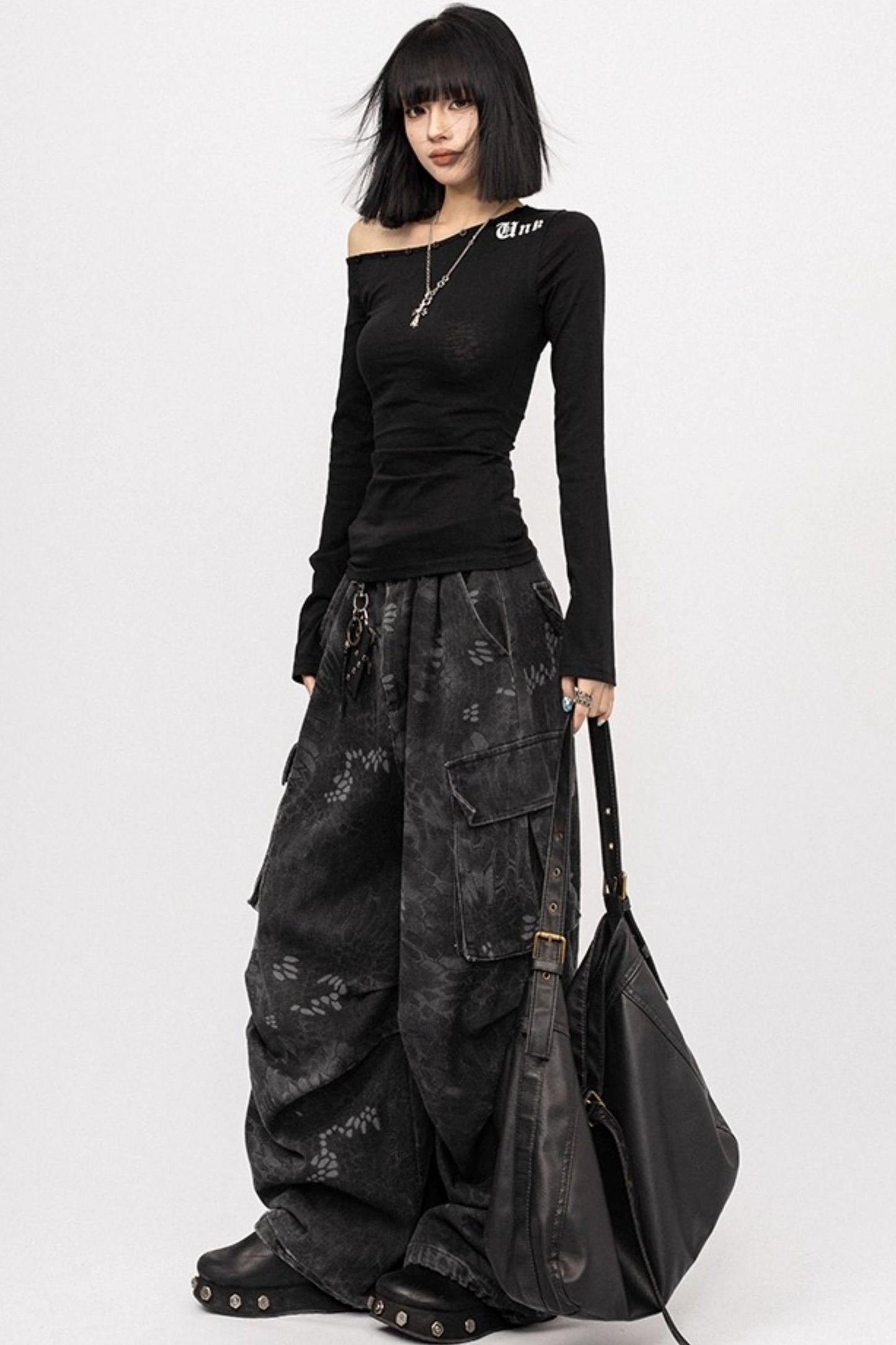 Autumn Retro Black Slanted Shoulder Long Sleeve Slim Top