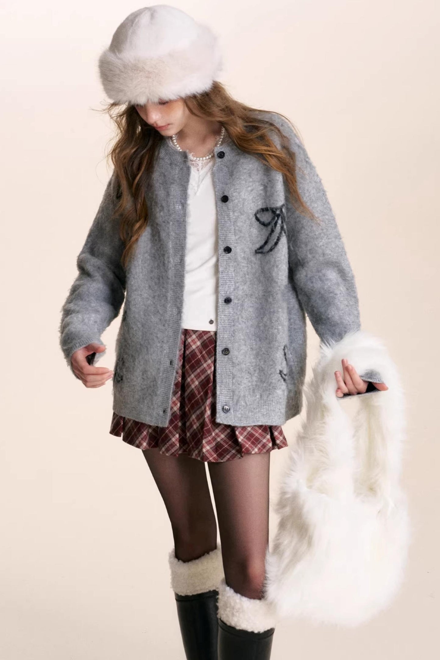 Contrasting Color Bias-Cut Pleated Short Skirt