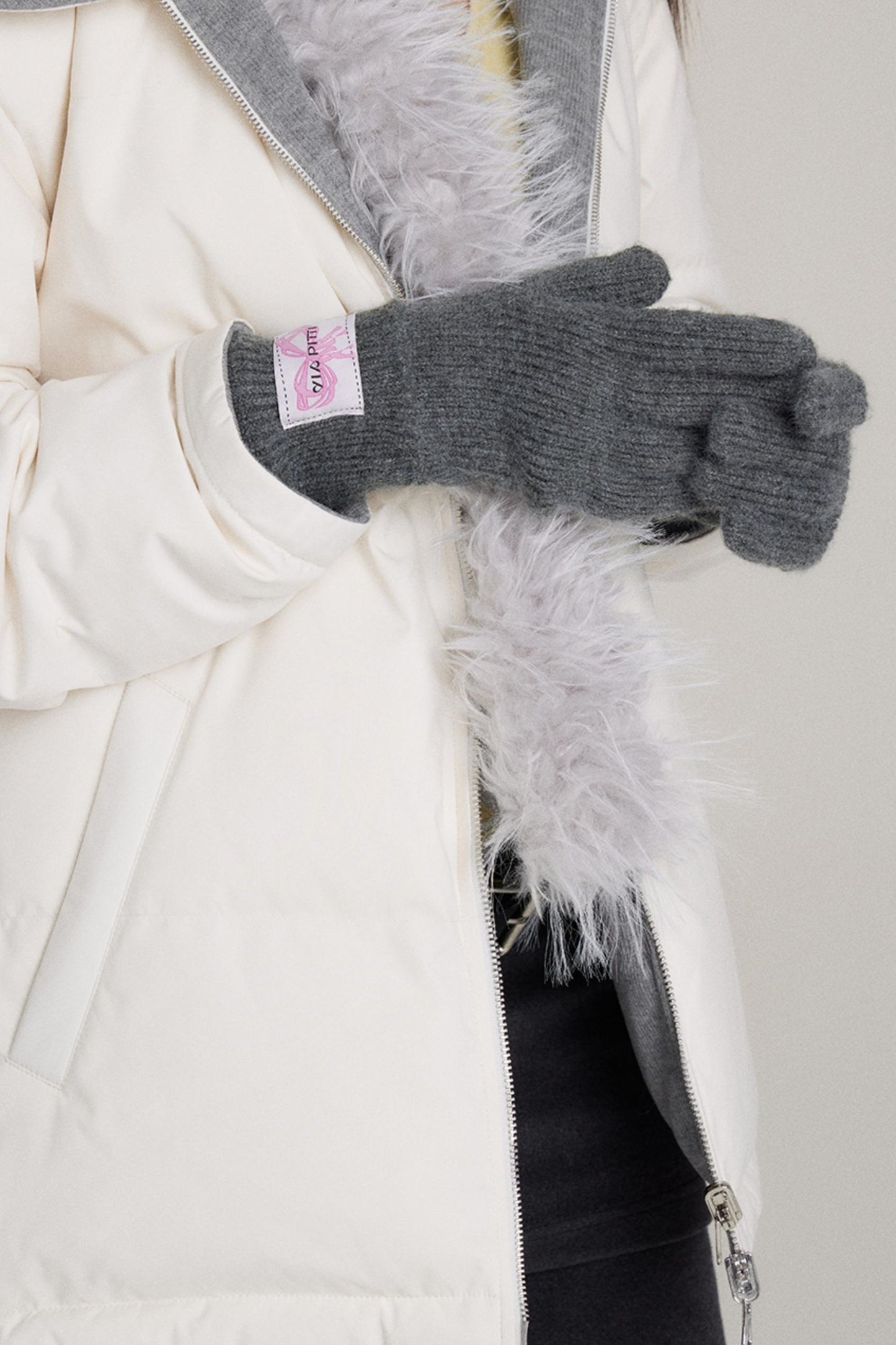 STYLISH VERSATILE GLOVES