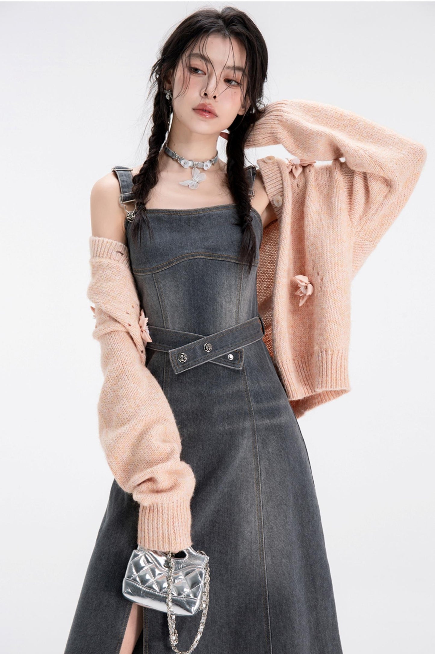 Robe à bretelles en denim lavé déchiré 