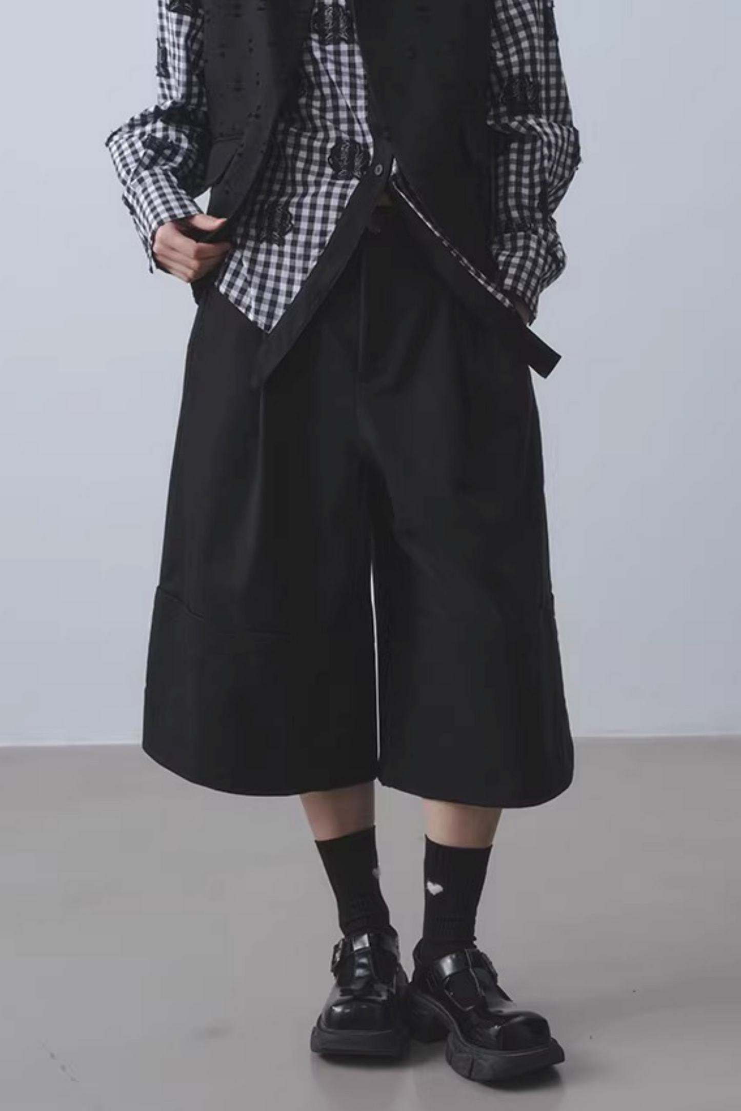 Dark Niche Cropped Pants