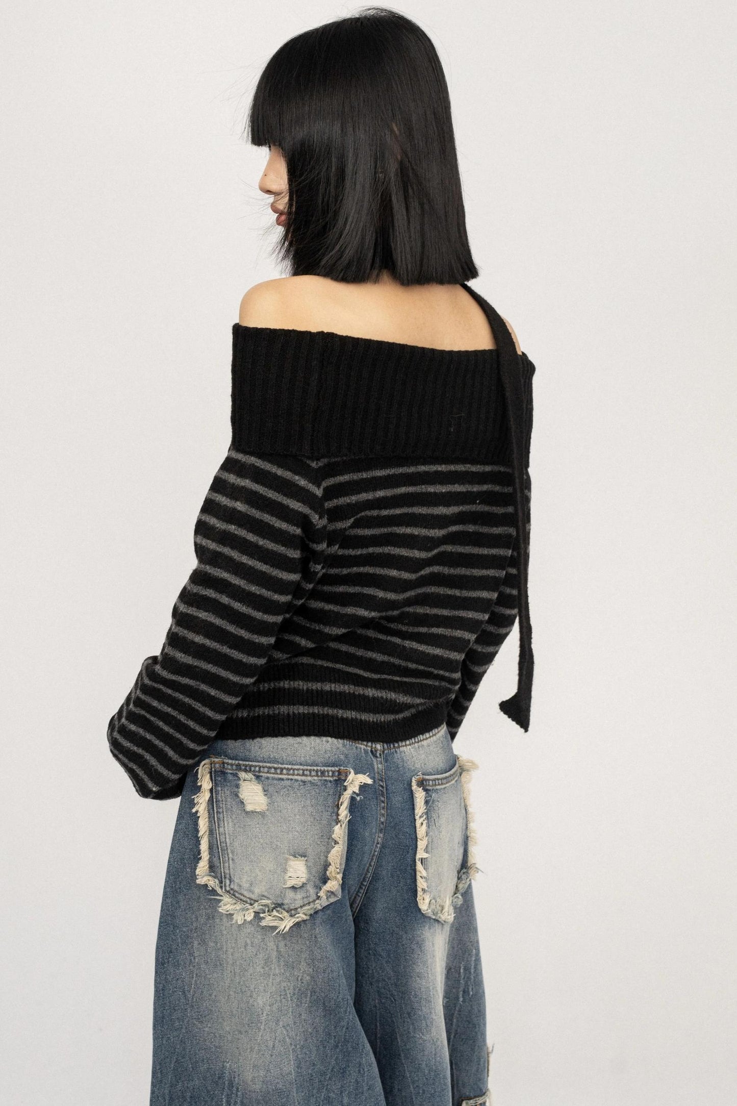 Light Sweet Asian One-Shoulder Knitted Sweater