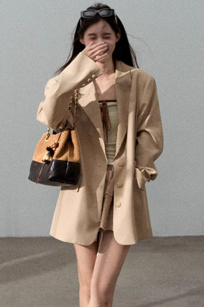 Wide-Shouldered Textured Khaki Short Jacket