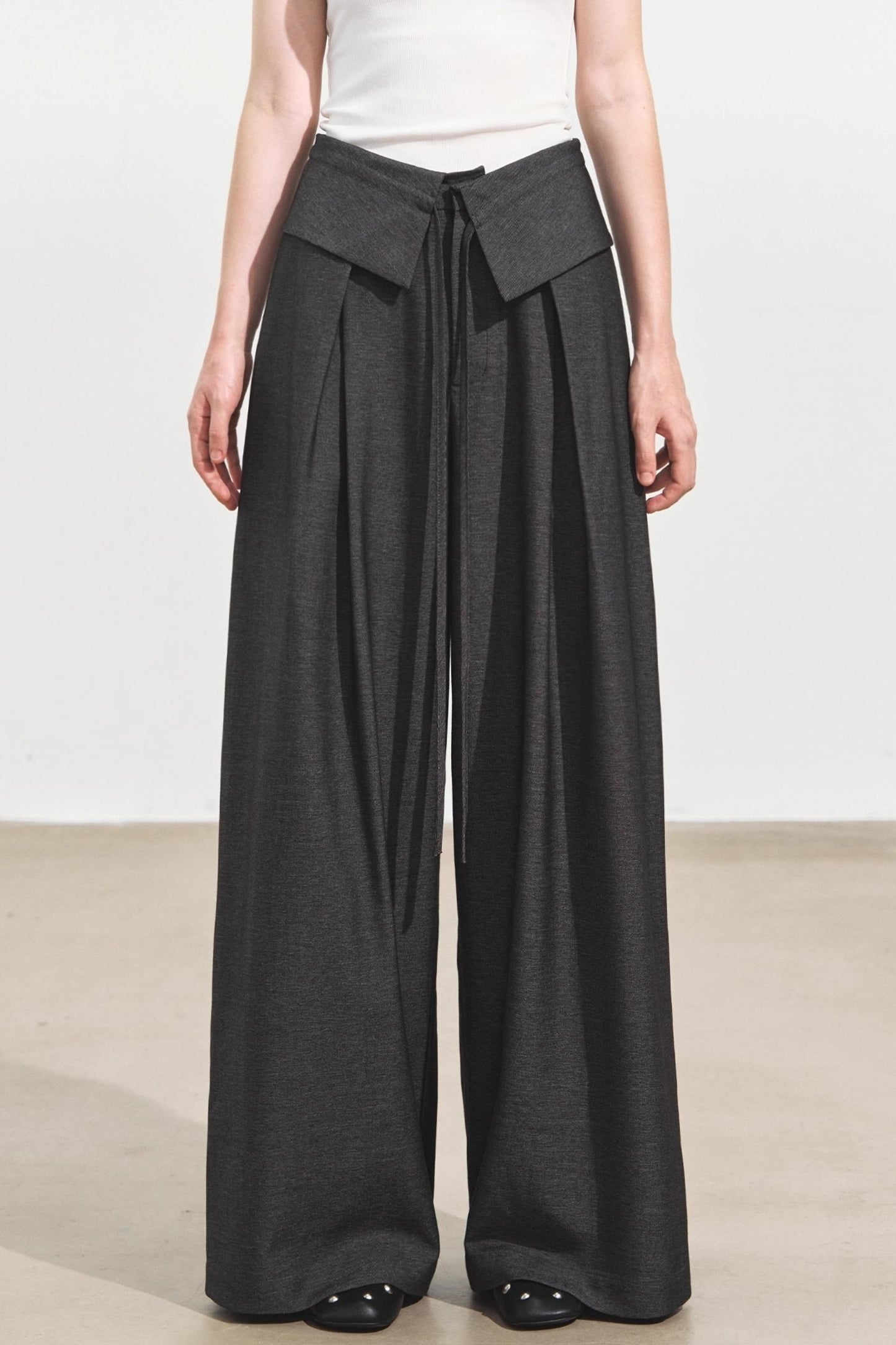 Flipped Waist Trousers