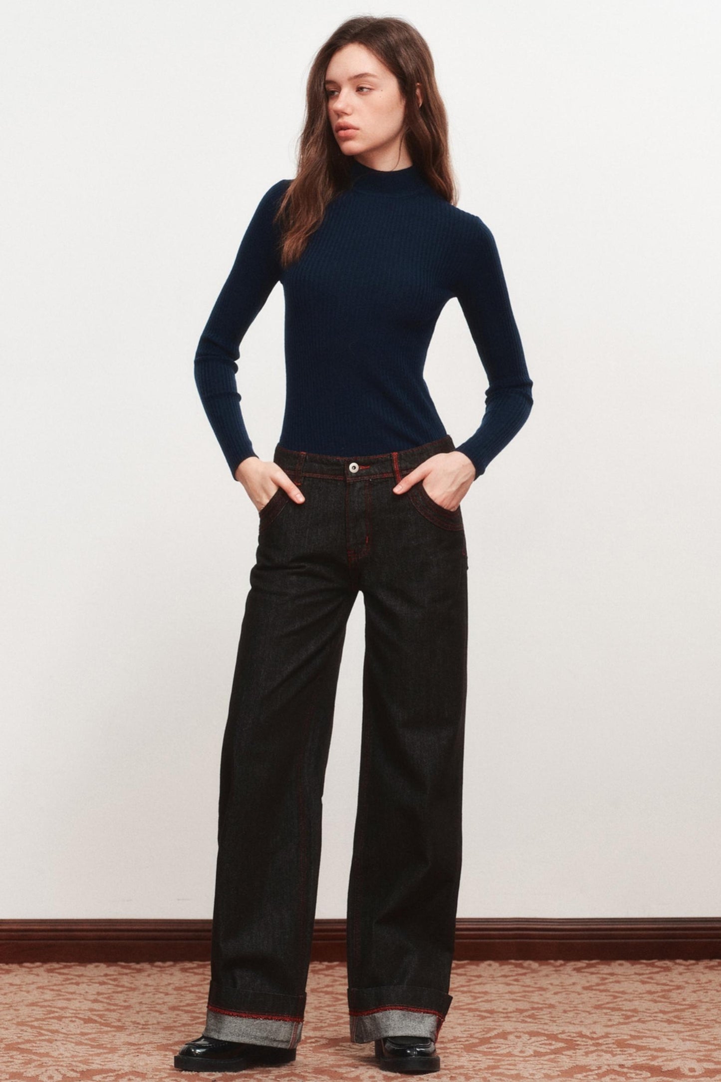 Thin High-Waisted Straight-Leg Pants