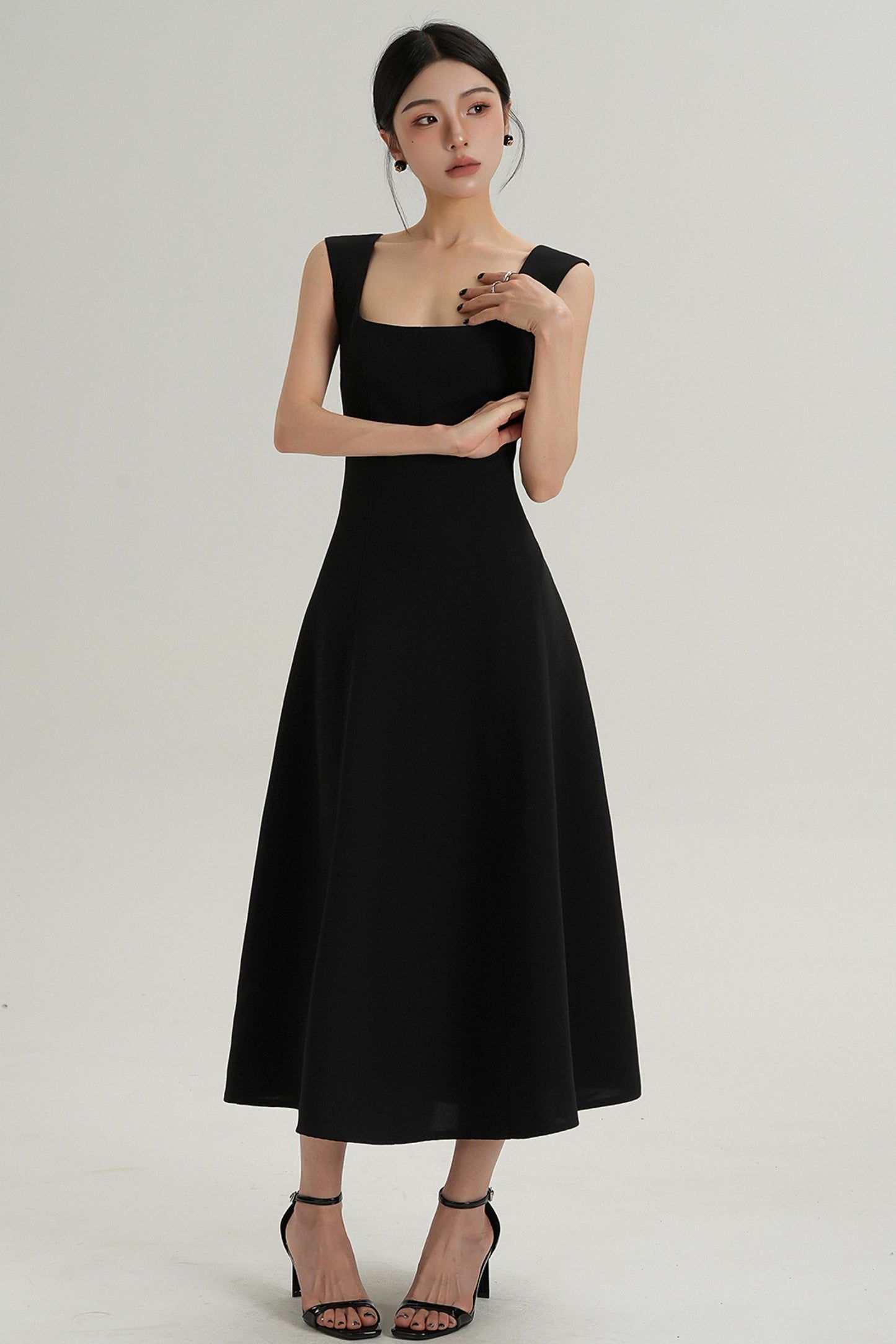 Black Sleeveless Dress