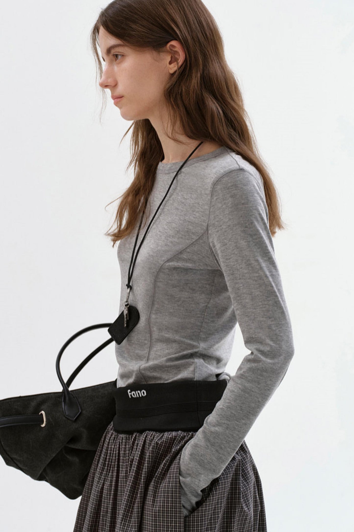 Haut polyvalent à manches longues et coupe slim