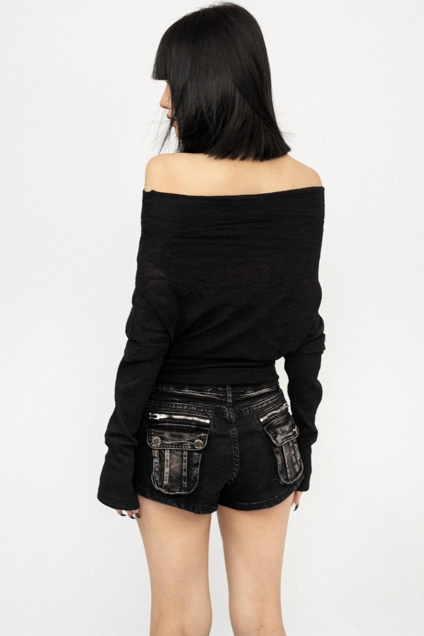 Dunkles Punk-Graffiti-Oberteil