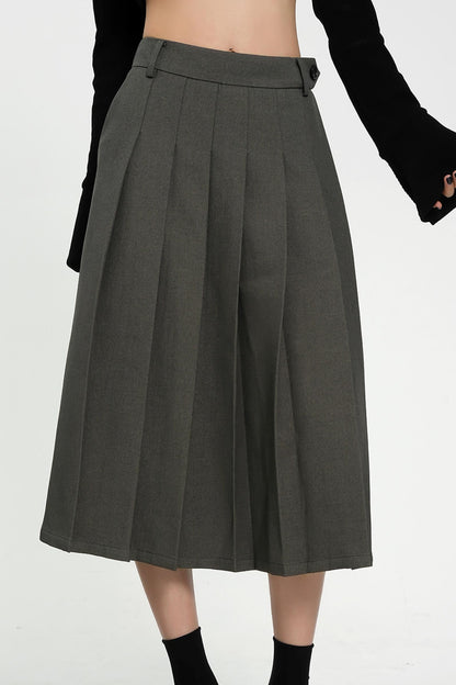 High-waisted a-line pleated skirt