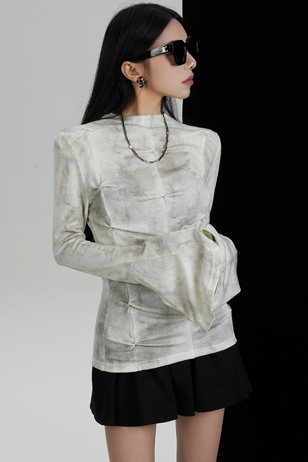 SRYSAME's design is slim, pleated, flared, long-sleeved, T-shirt, underneath, and top, a new autumn women's wear