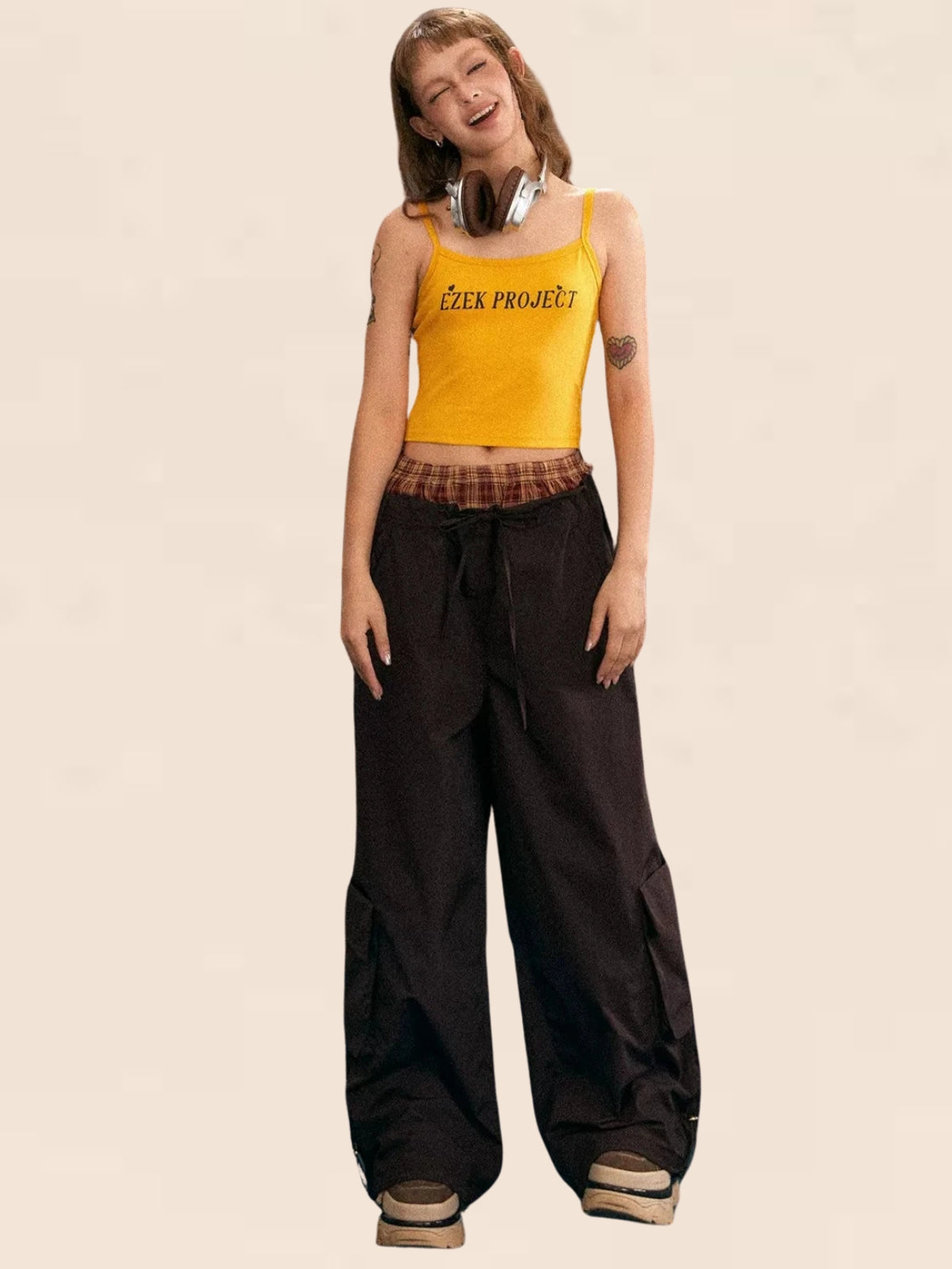 Natural Solid Color Casual Cropped Pants