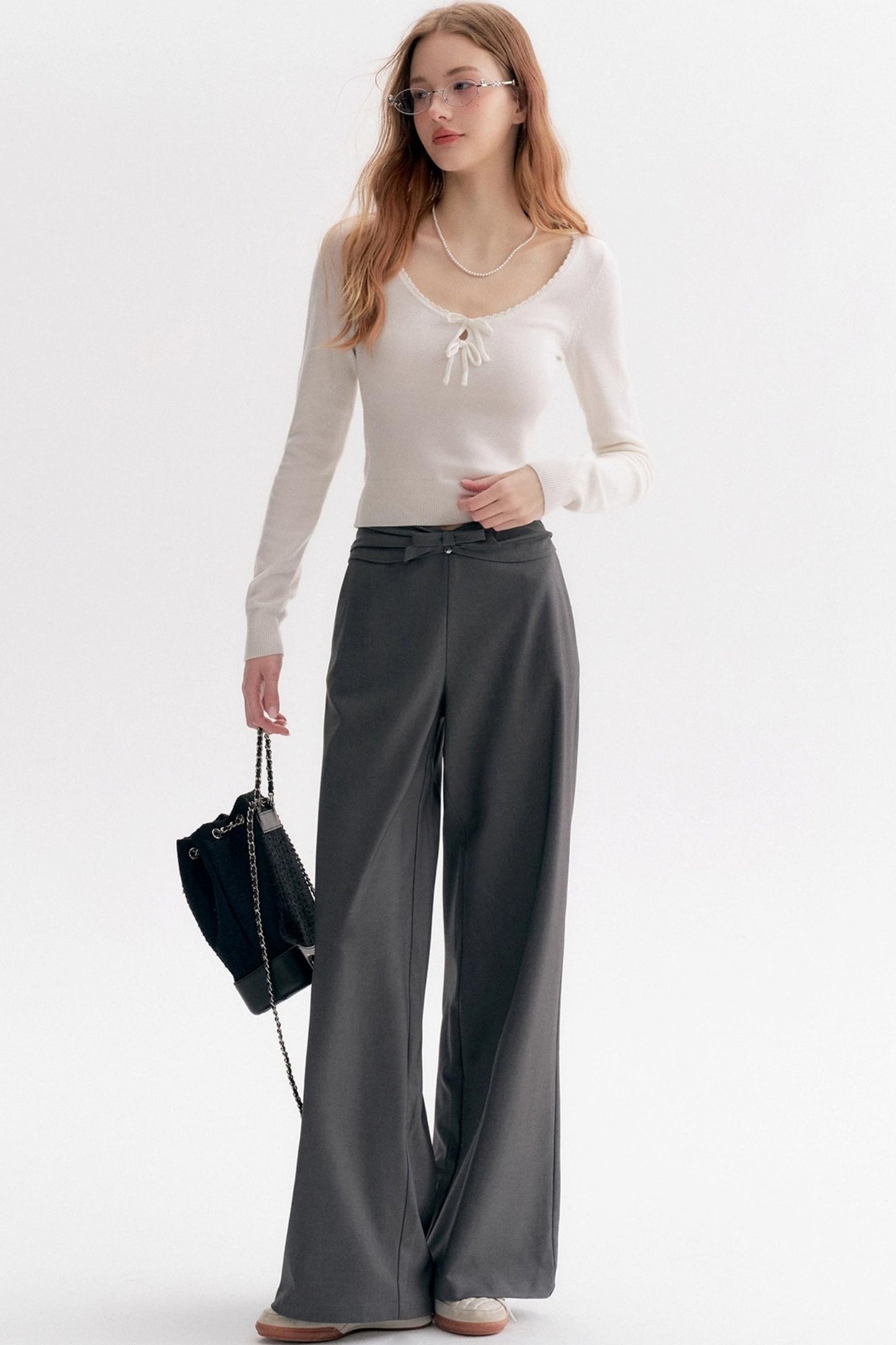 Bow Wavy Lace U-Neck Slim Top