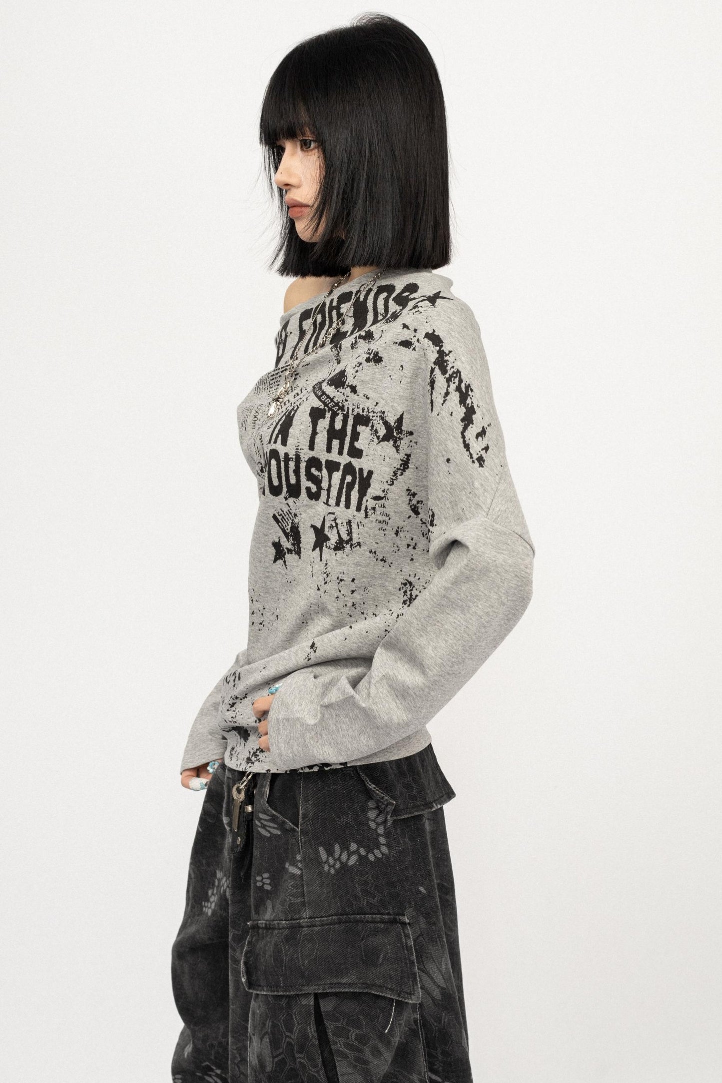 Vintage Off-the-Shoulder Gray Base Shirt