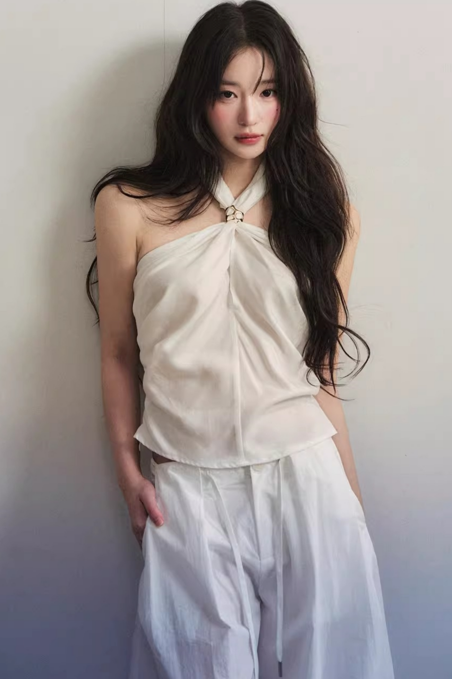 Conjunto de traje con top anudado de Tencel blanco