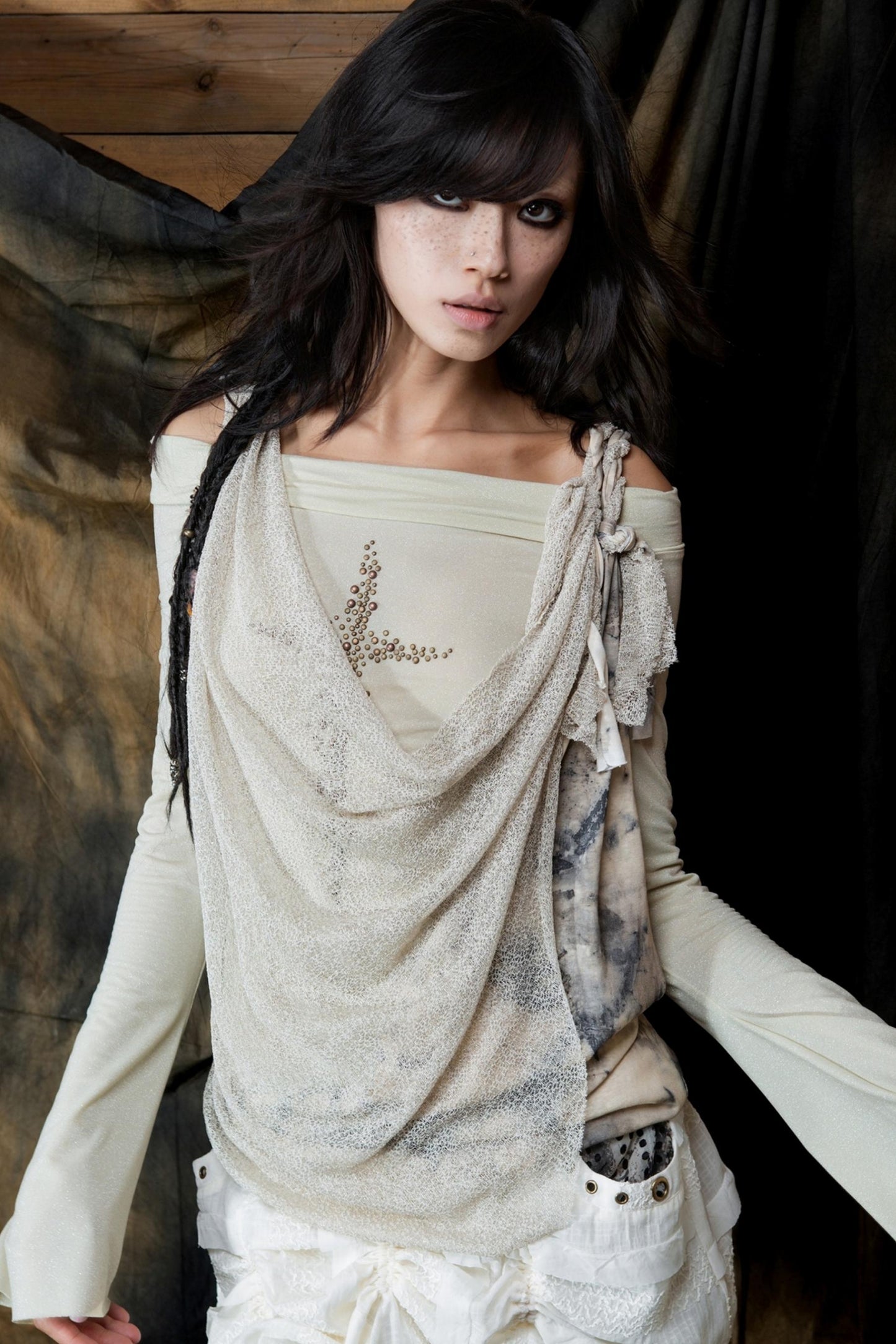 Diamond Collar One-Shoulder Long Sleeve T-Shirt