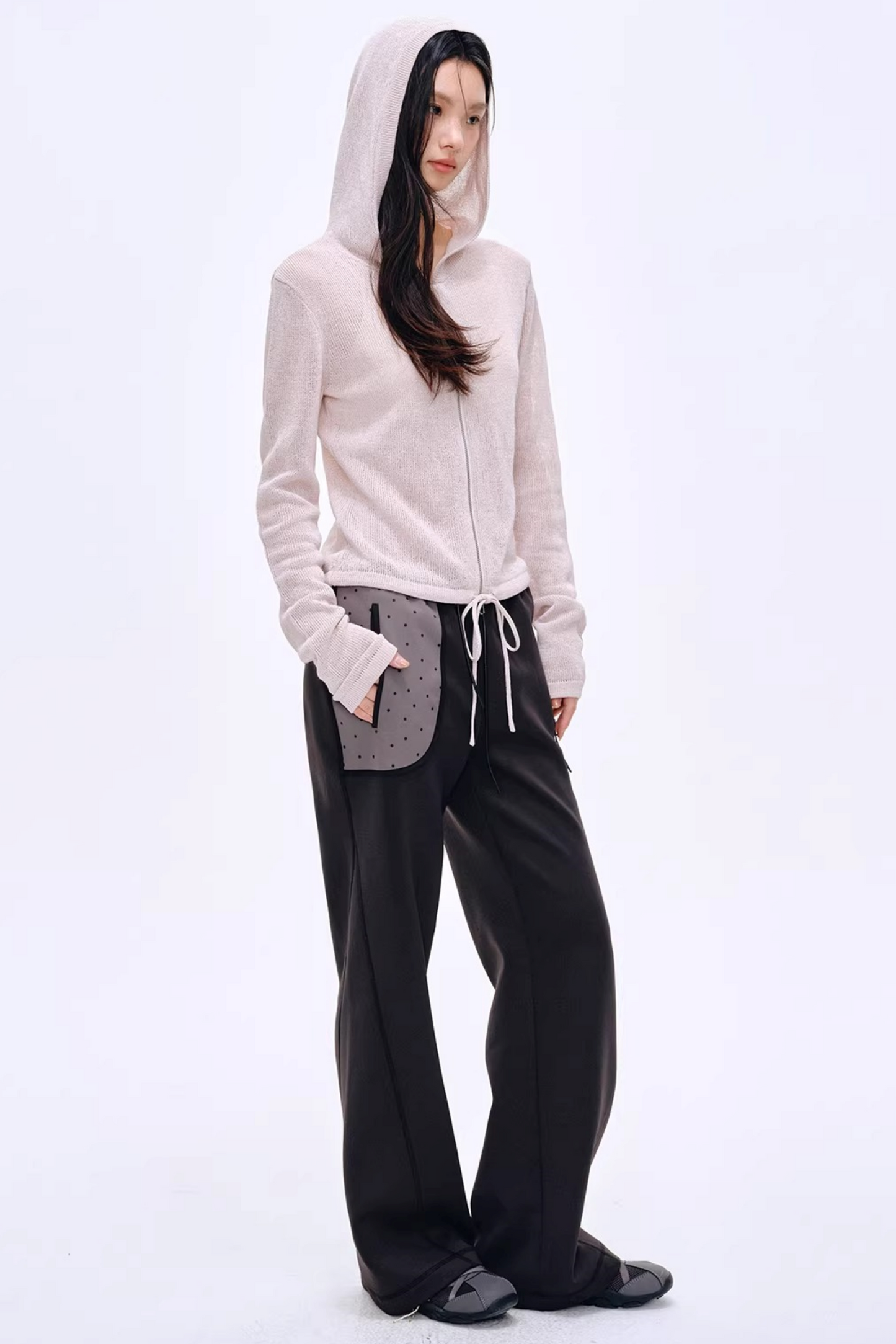 Pantalones deportivos con capa de aire y lunares