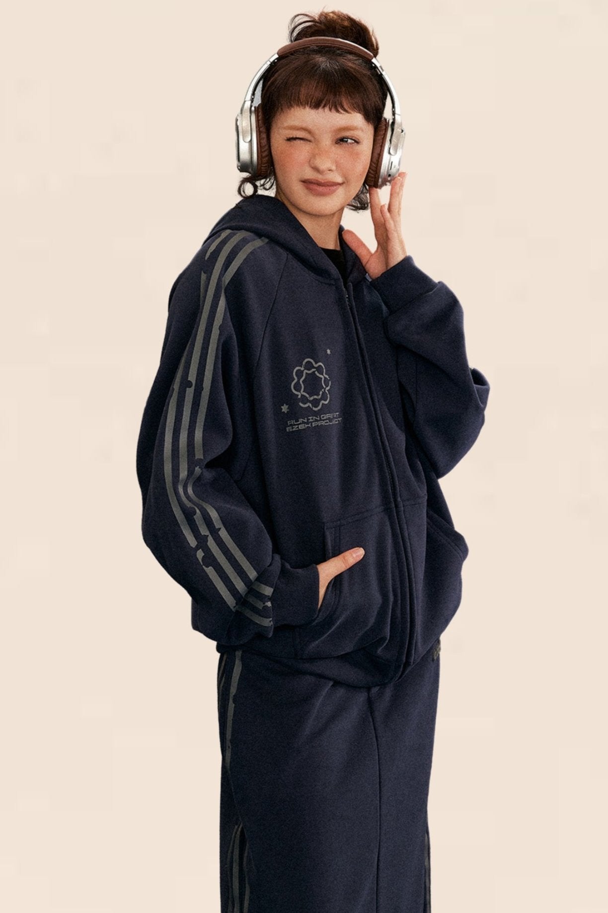 Three-Bar College Hooded Zipper Sweatshirt Set-Up