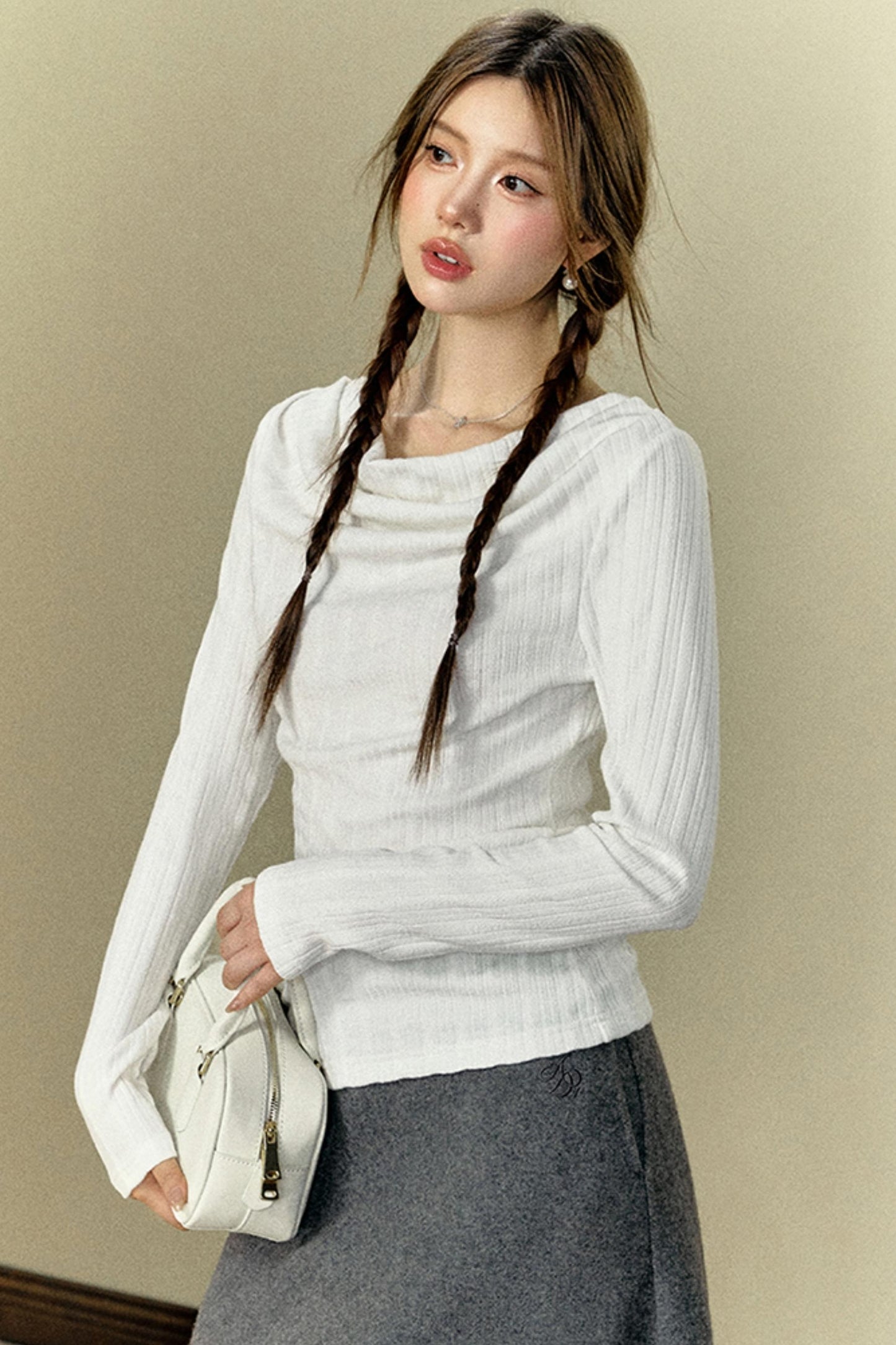 Long Sleeve Swing Neck Knit Top