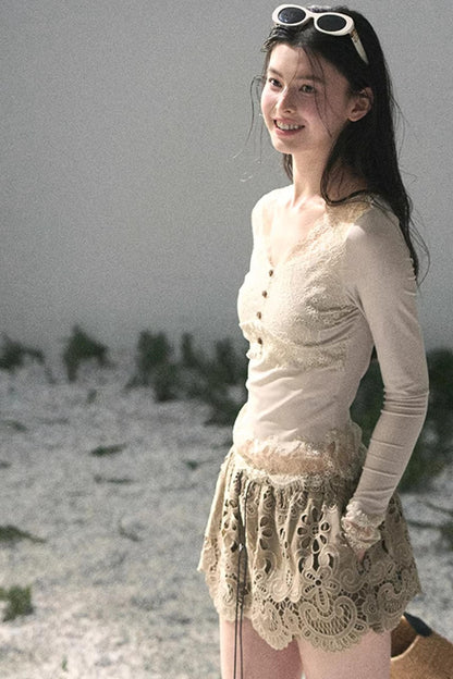 Wind Trace Lace Top