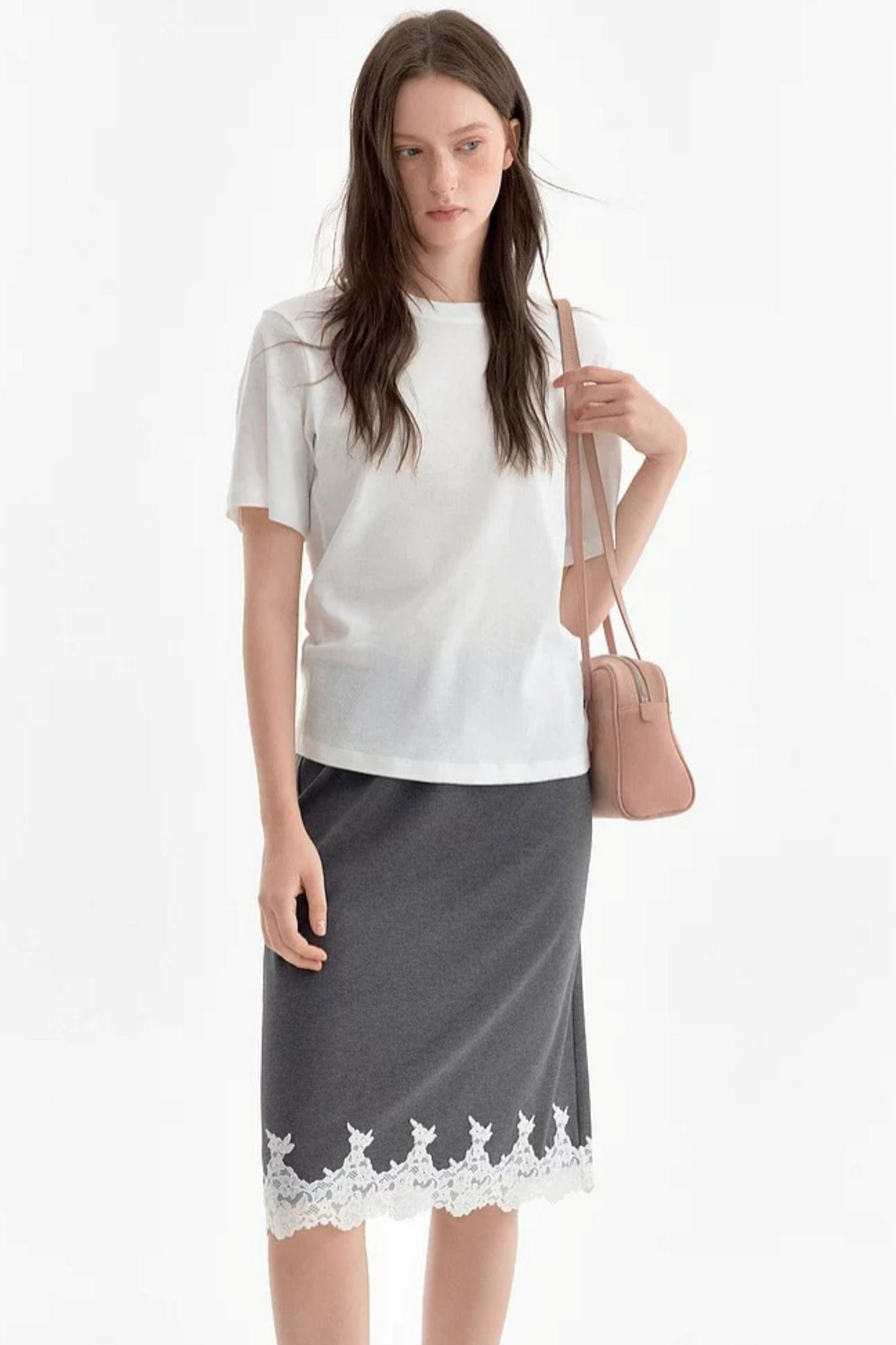 Simple and Atmospheric White T-Shirt
