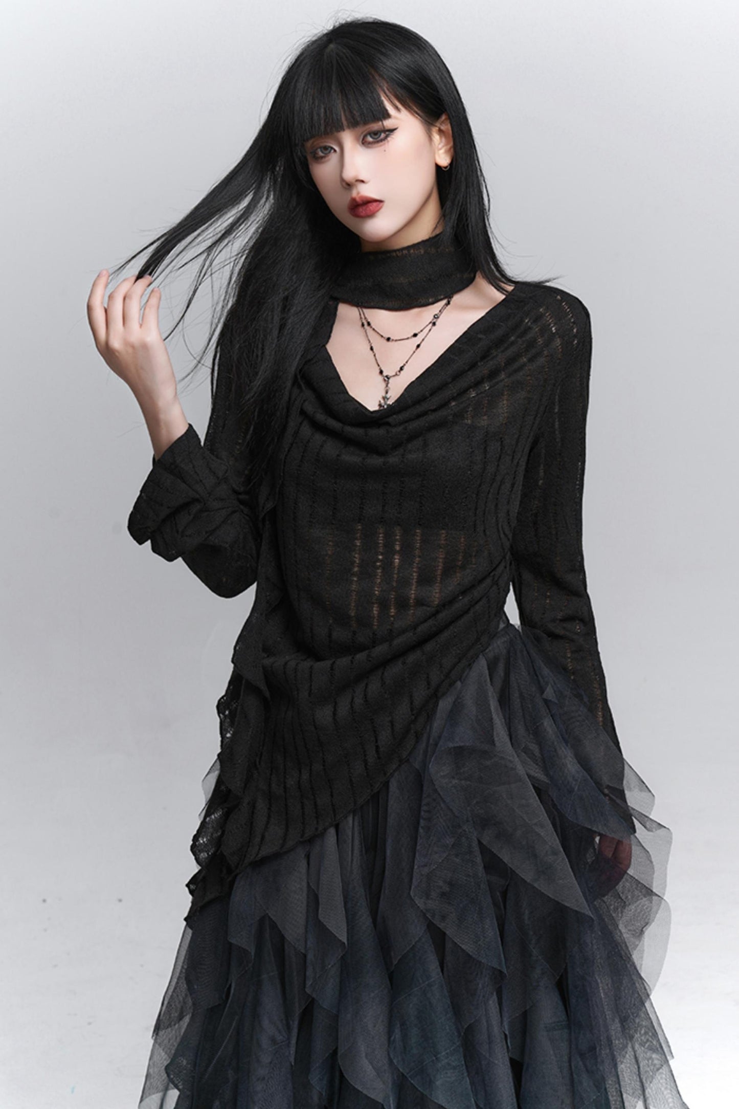 Swing-Necked Long-Sleeved Top