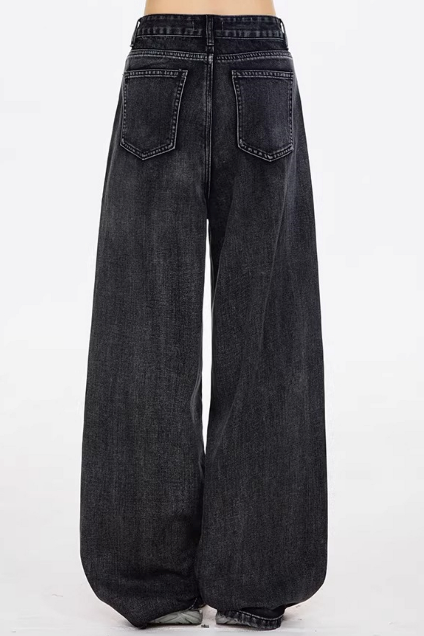 Retro Distressed Embroidered Jeans