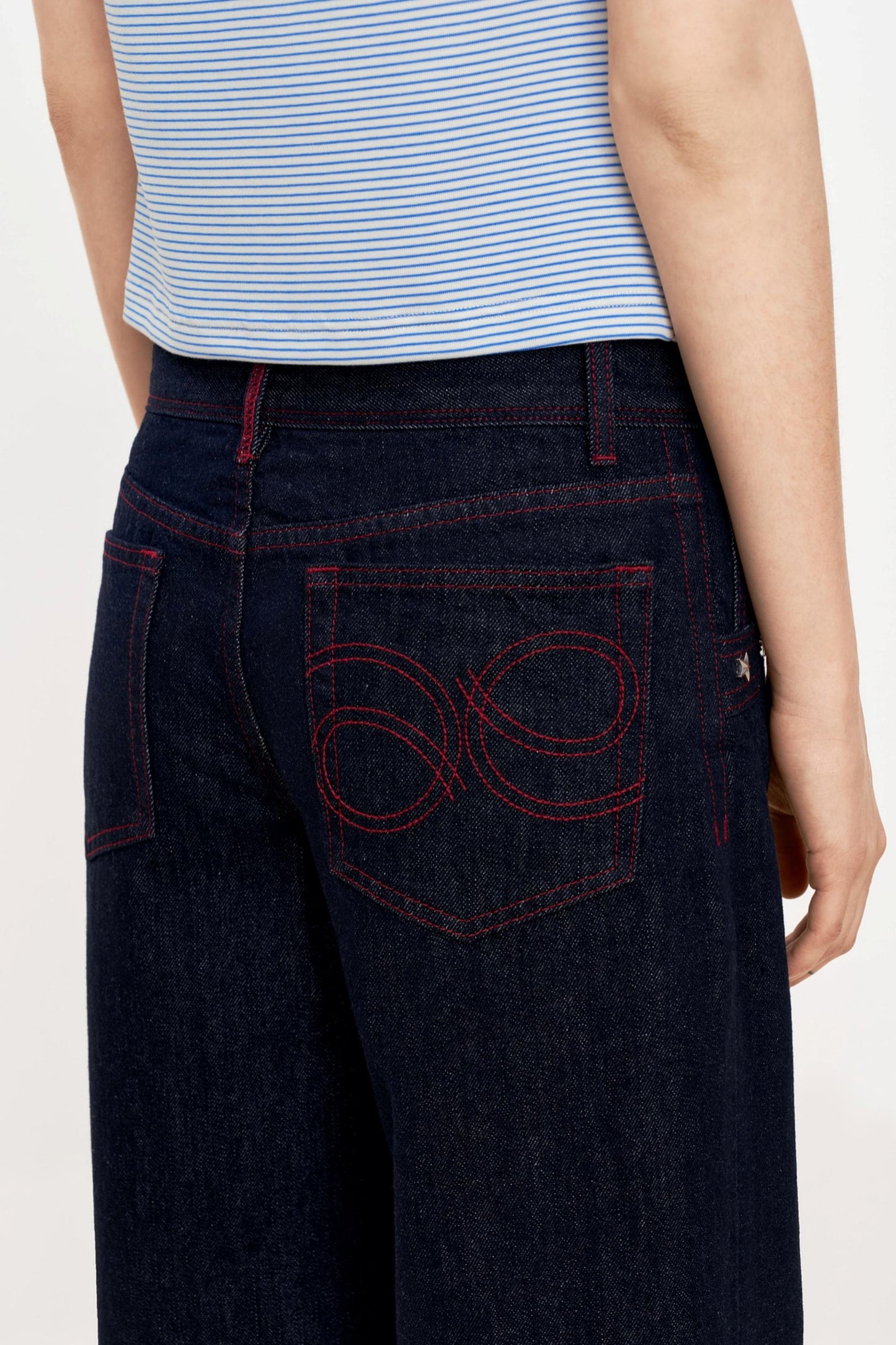 High-Waisted Loose Jeans