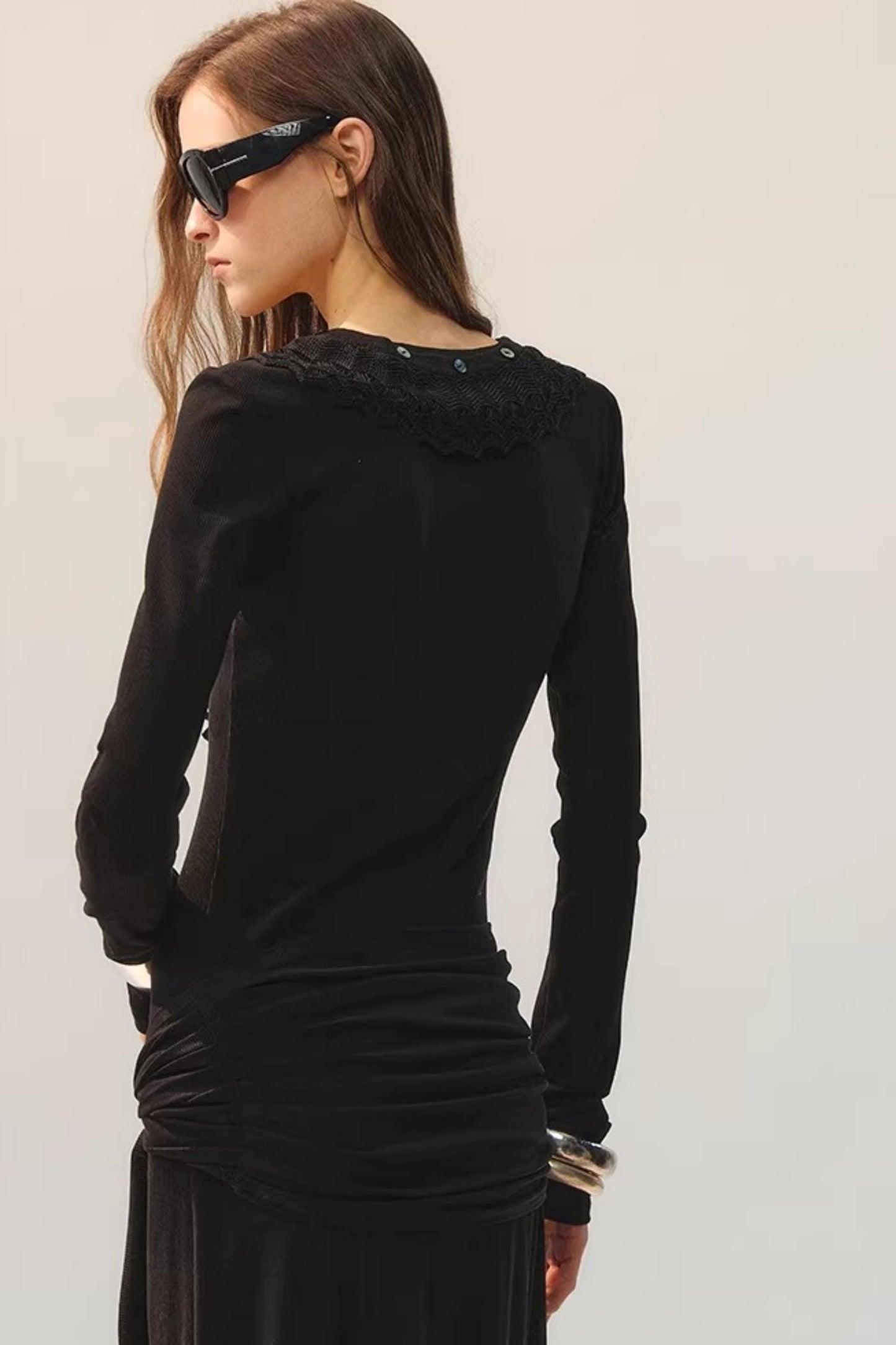 Spitzenkleid mit Schlitz