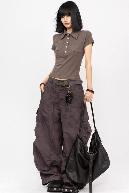 Schwarzes, taillenumspielendes T-Hemd