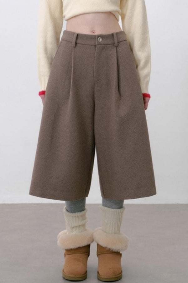 Woolen Pleated Cropped Pants