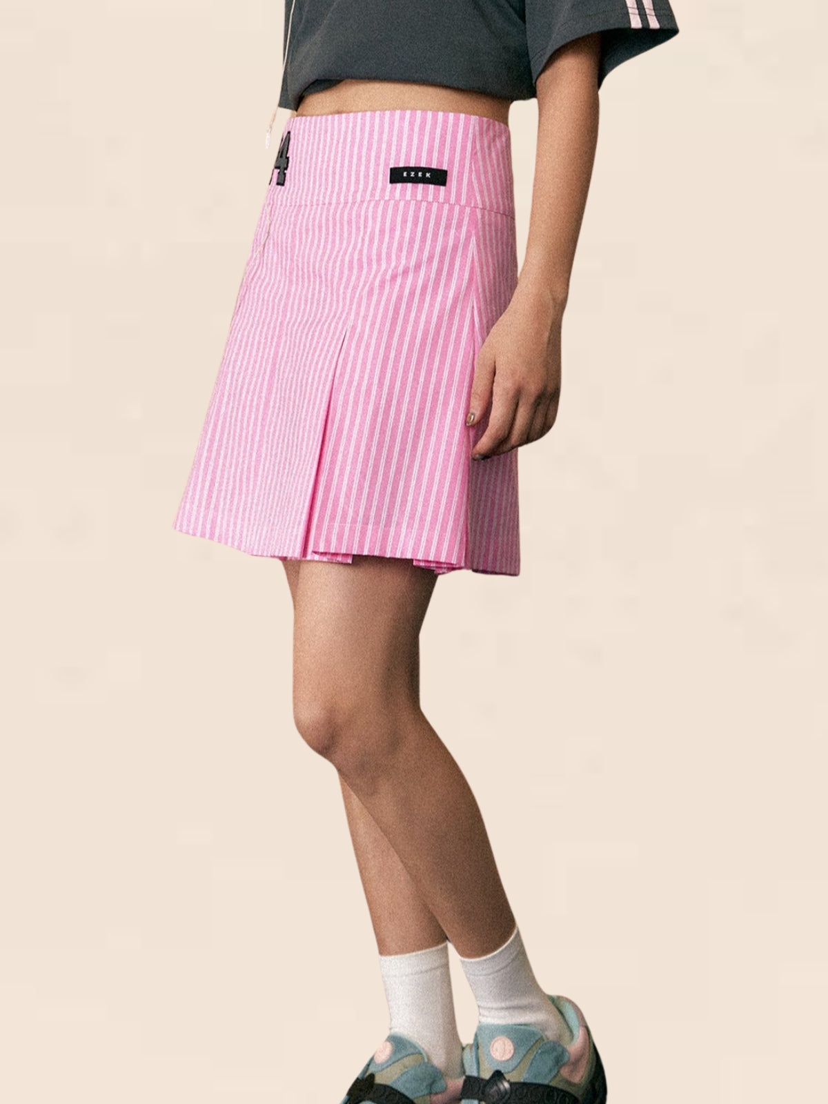 Vertical Striped Pleated Skirt