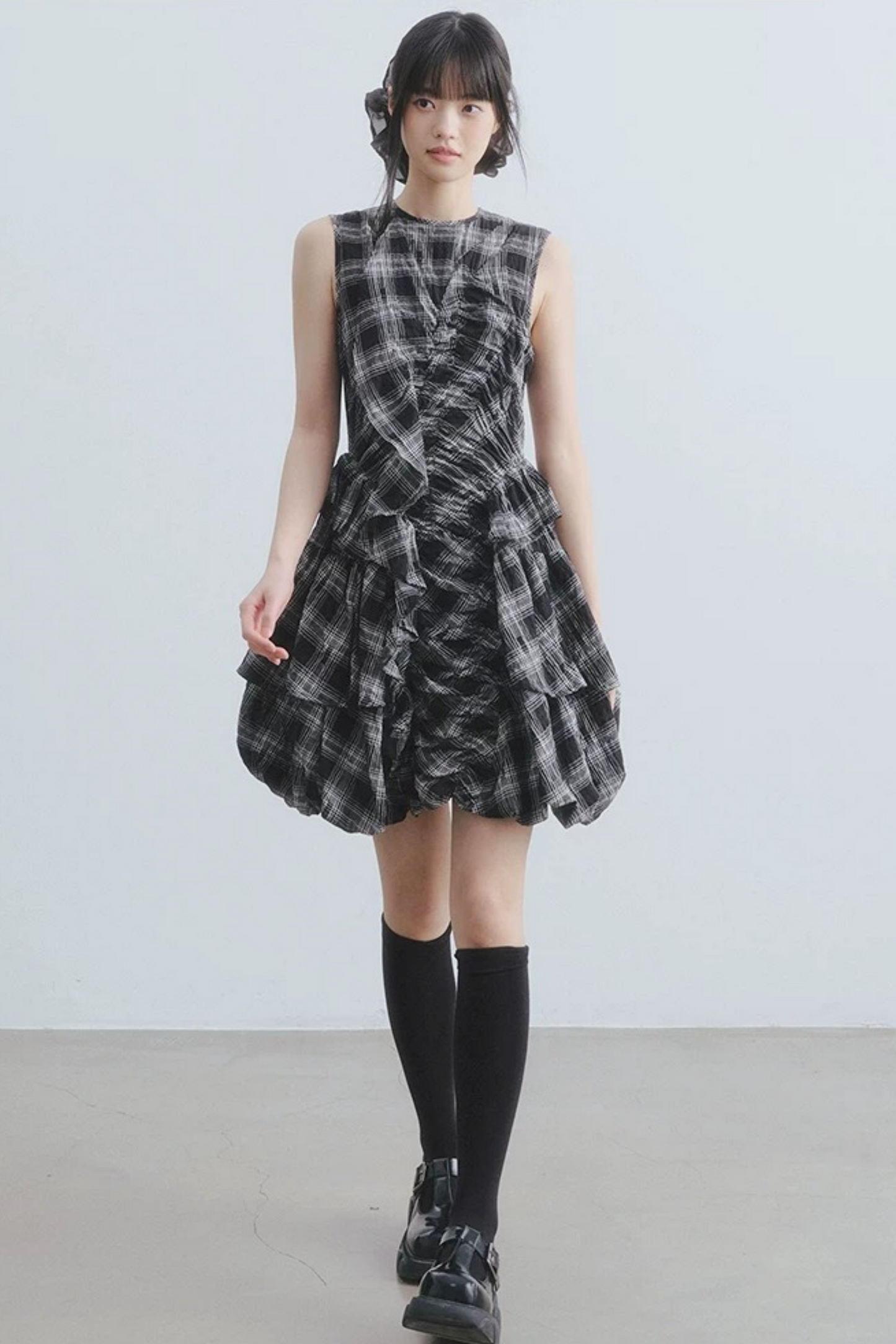 Vestido mate de cuadros con volantes