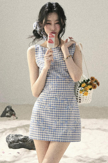 Robe d’été à carreaux avec broderie