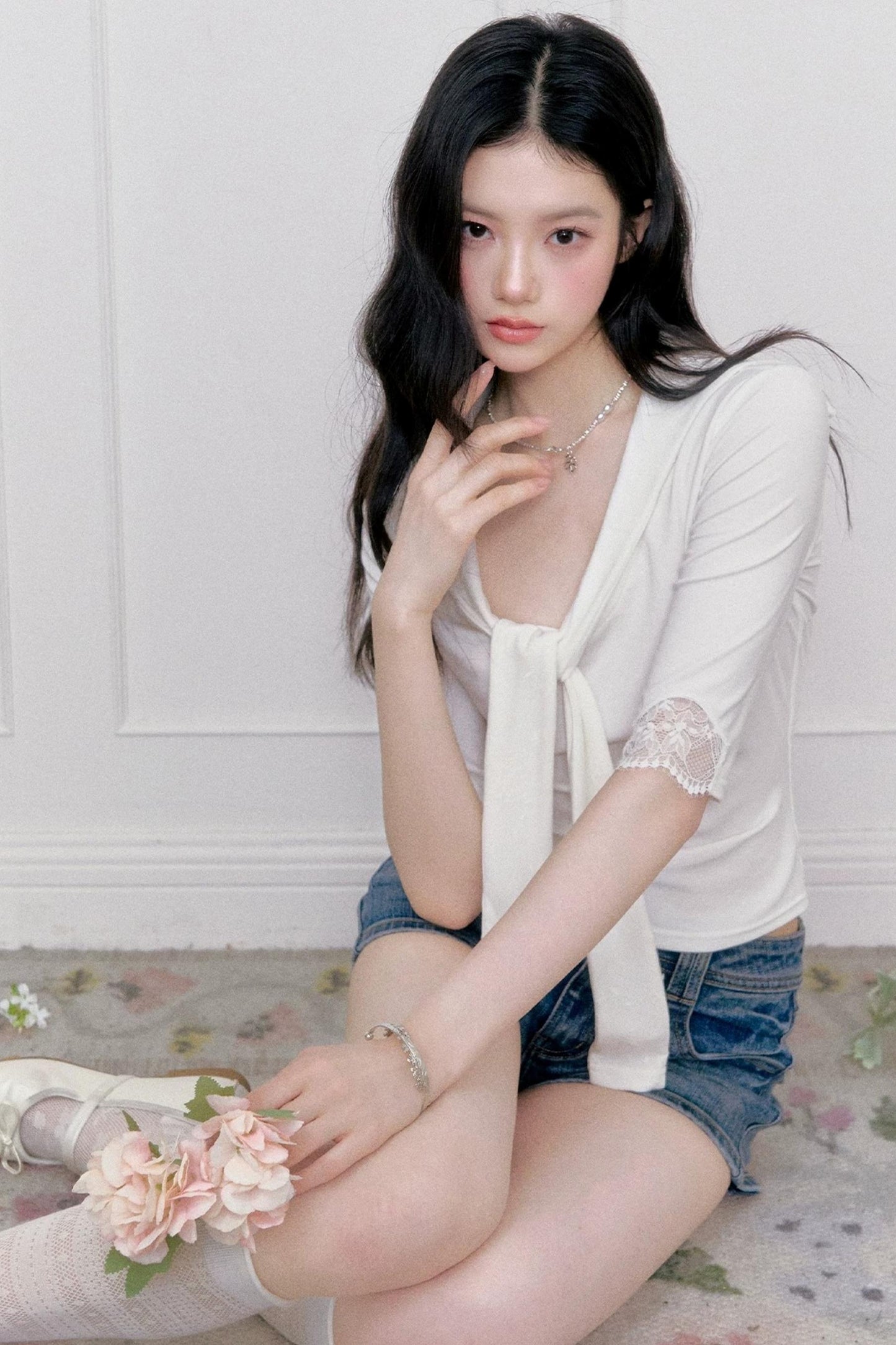 사랑스러운 끈 장식 상의 셋업