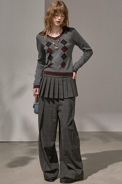 Contrast V-Neck Pullover