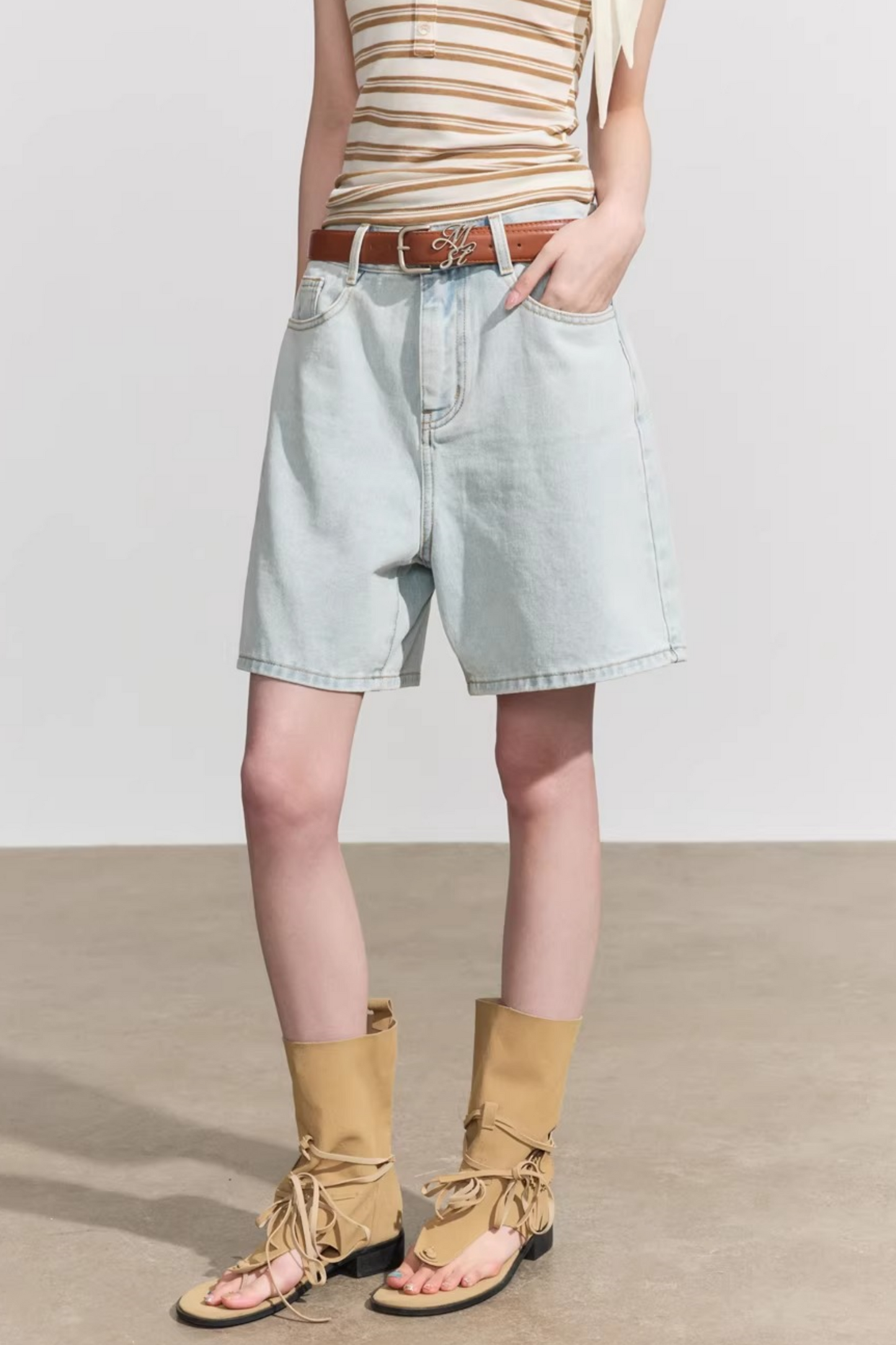Short in denim lavaggio vintage a vita alta