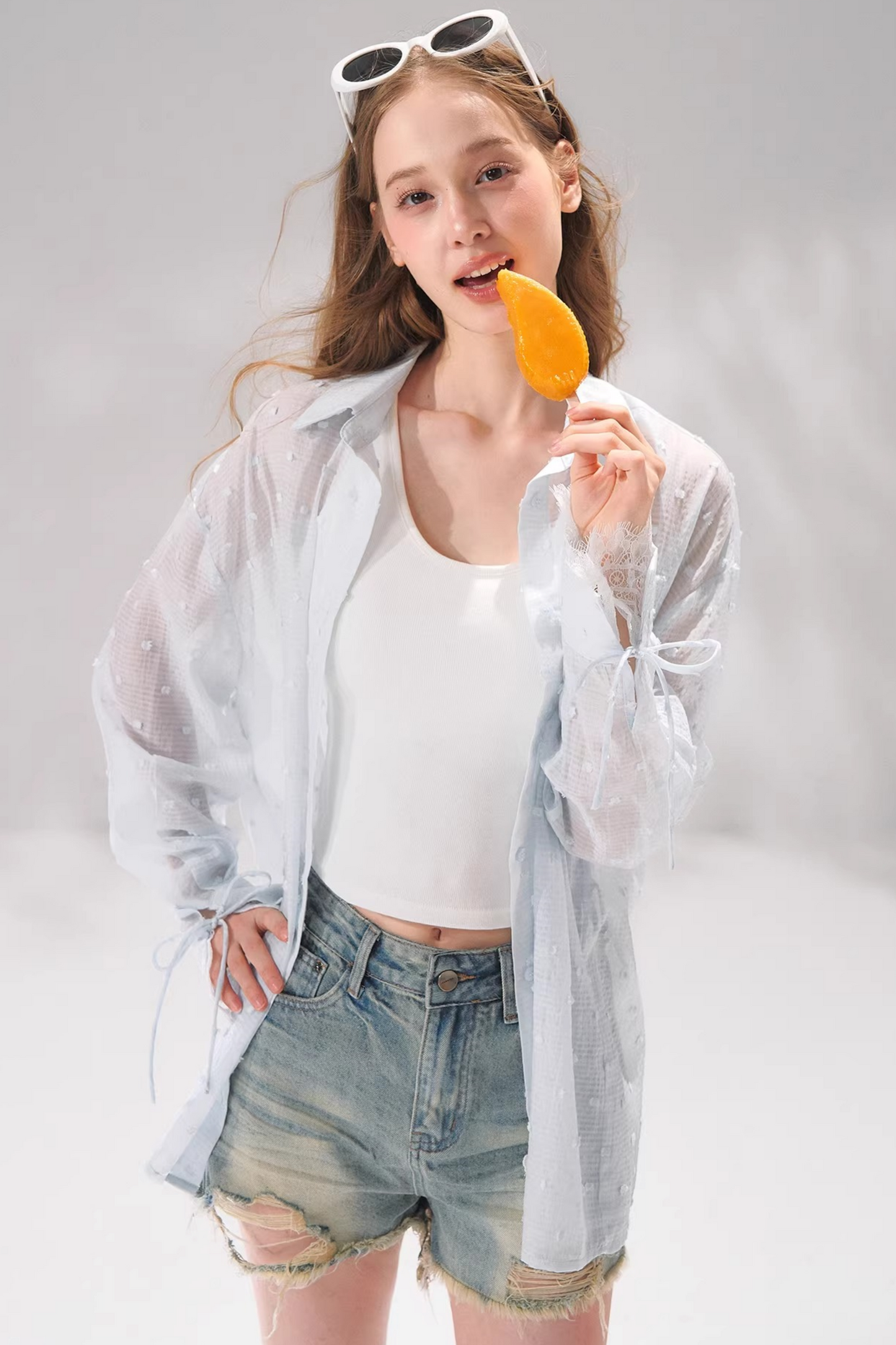Camisa de encaje con lunares