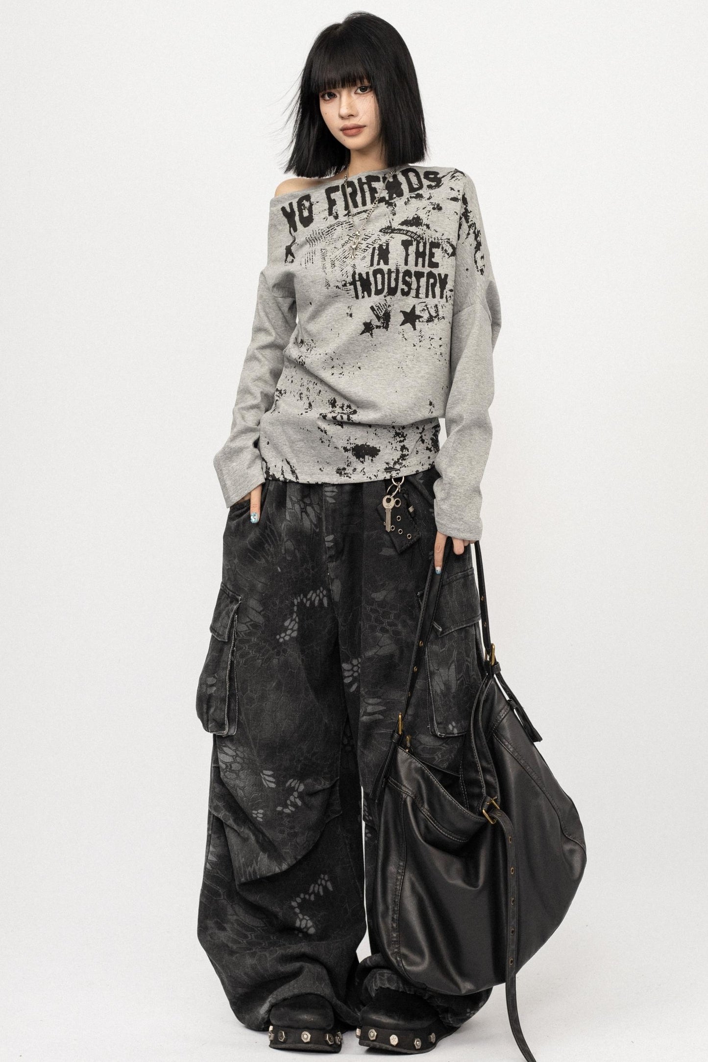 Vintage Off-the-Shoulder Gray Base Shirt