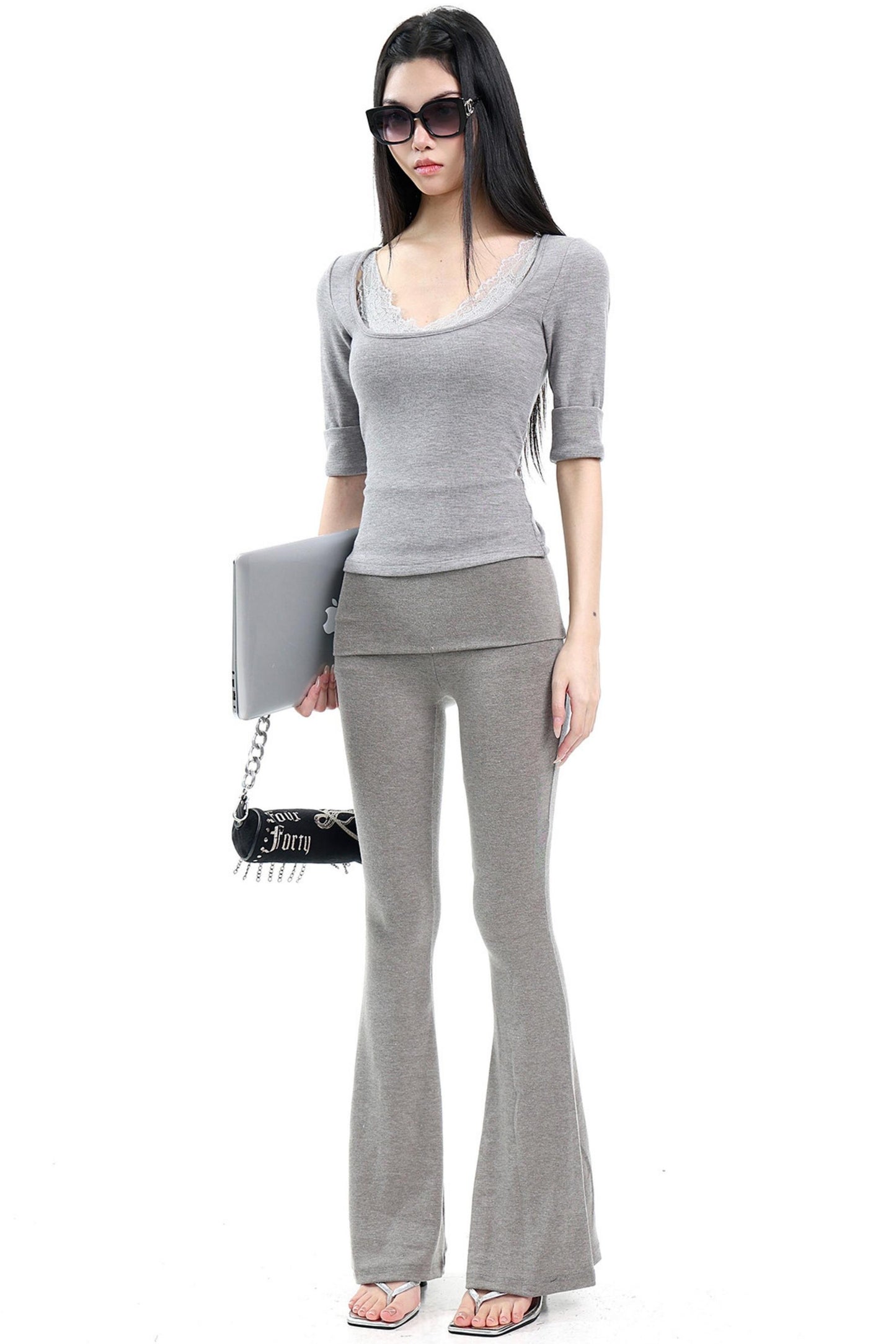 Figurbetontes Oberteil mit Spitzensaum