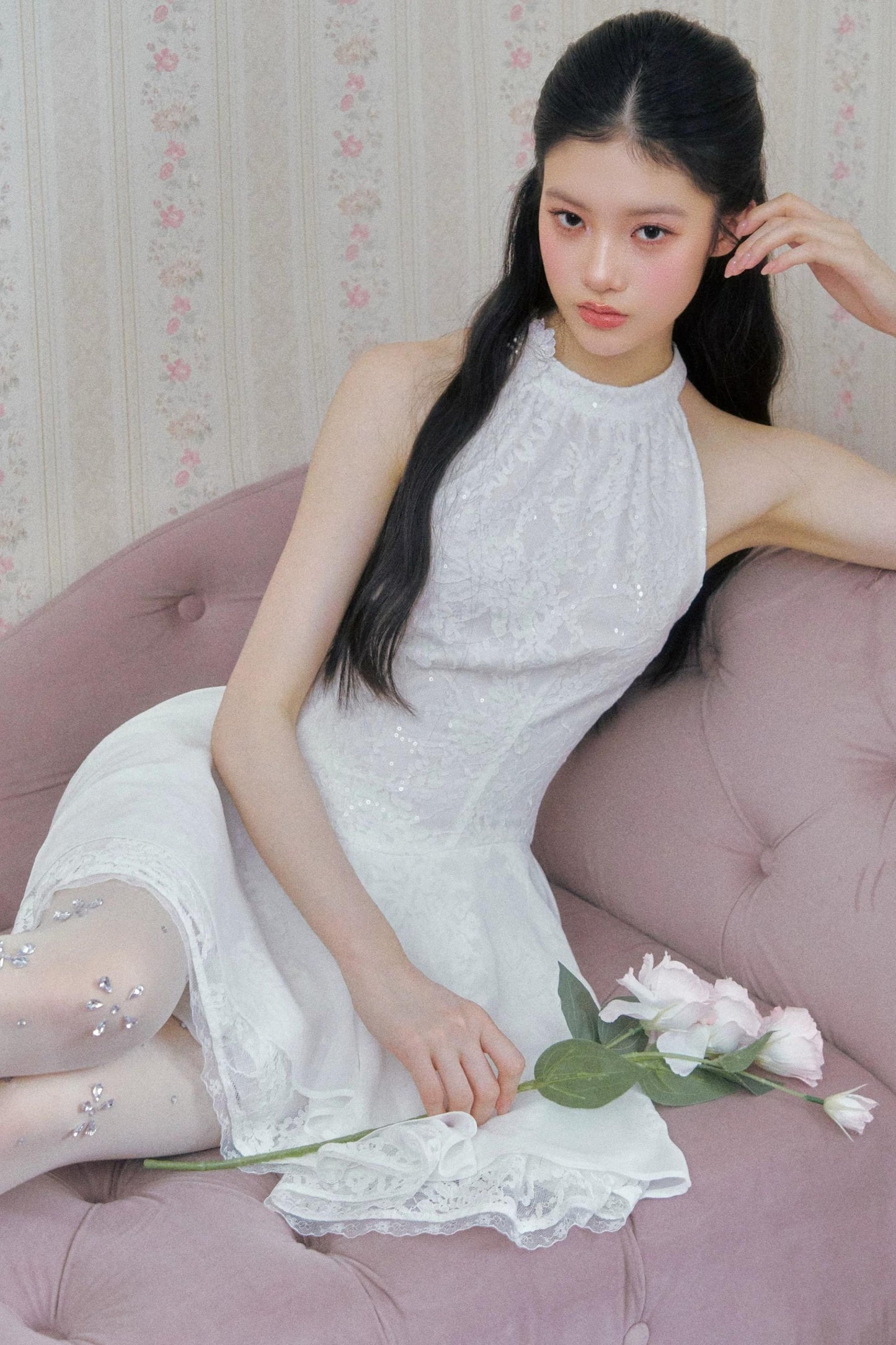 Florales Spitzenkleid mit Pailletten