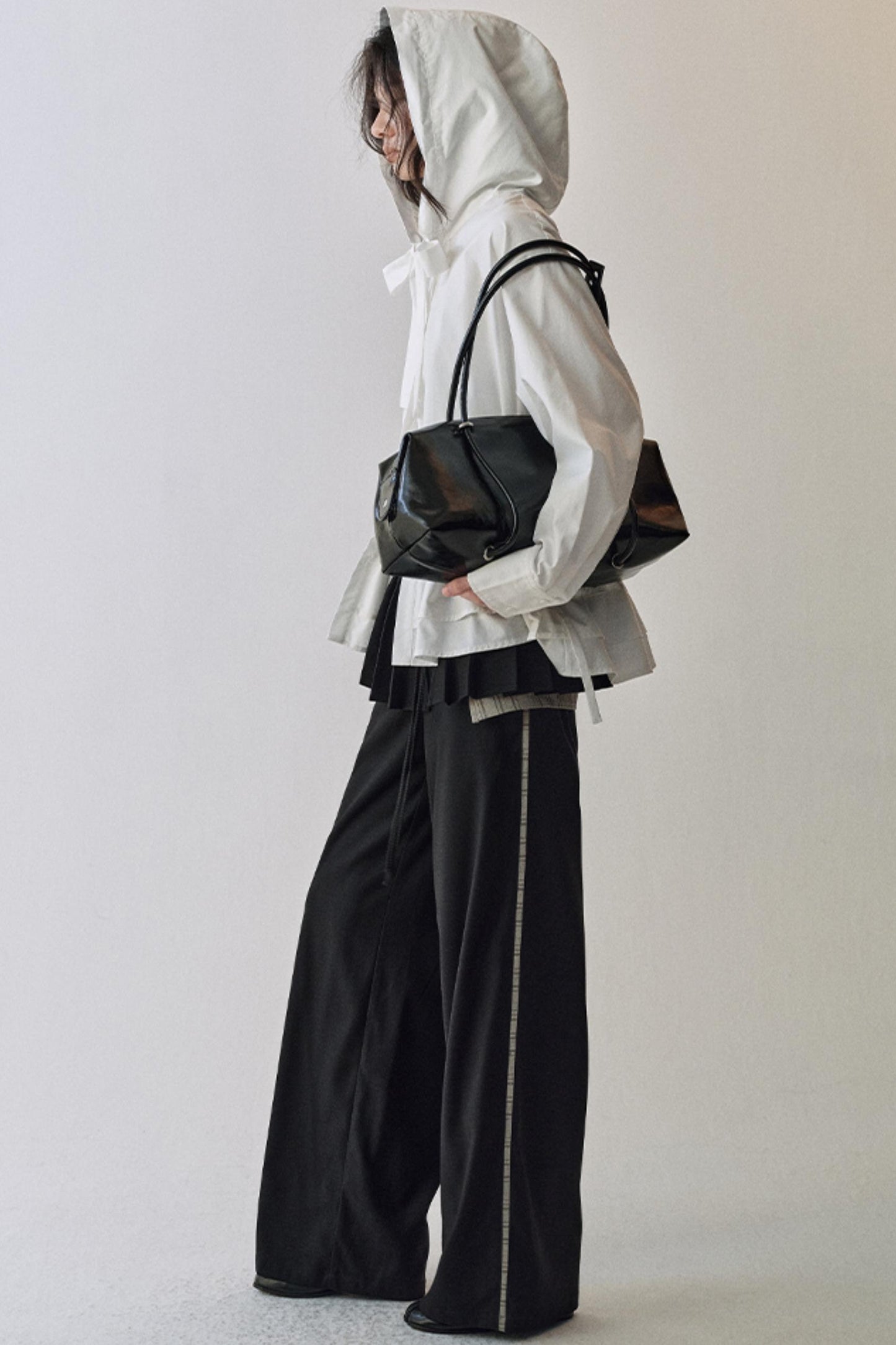 Constriction Silhouette Hooded Jacket