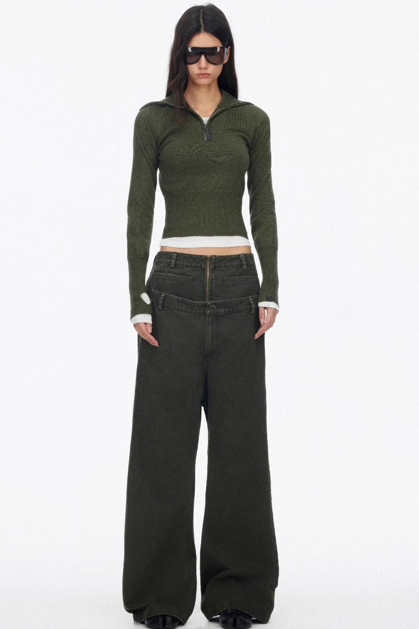 Half-Turtleneck Zip-Up Knitted Design Top