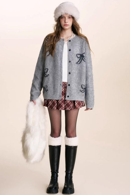 Contrasting Color Bias-Cut Pleated Short Skirt