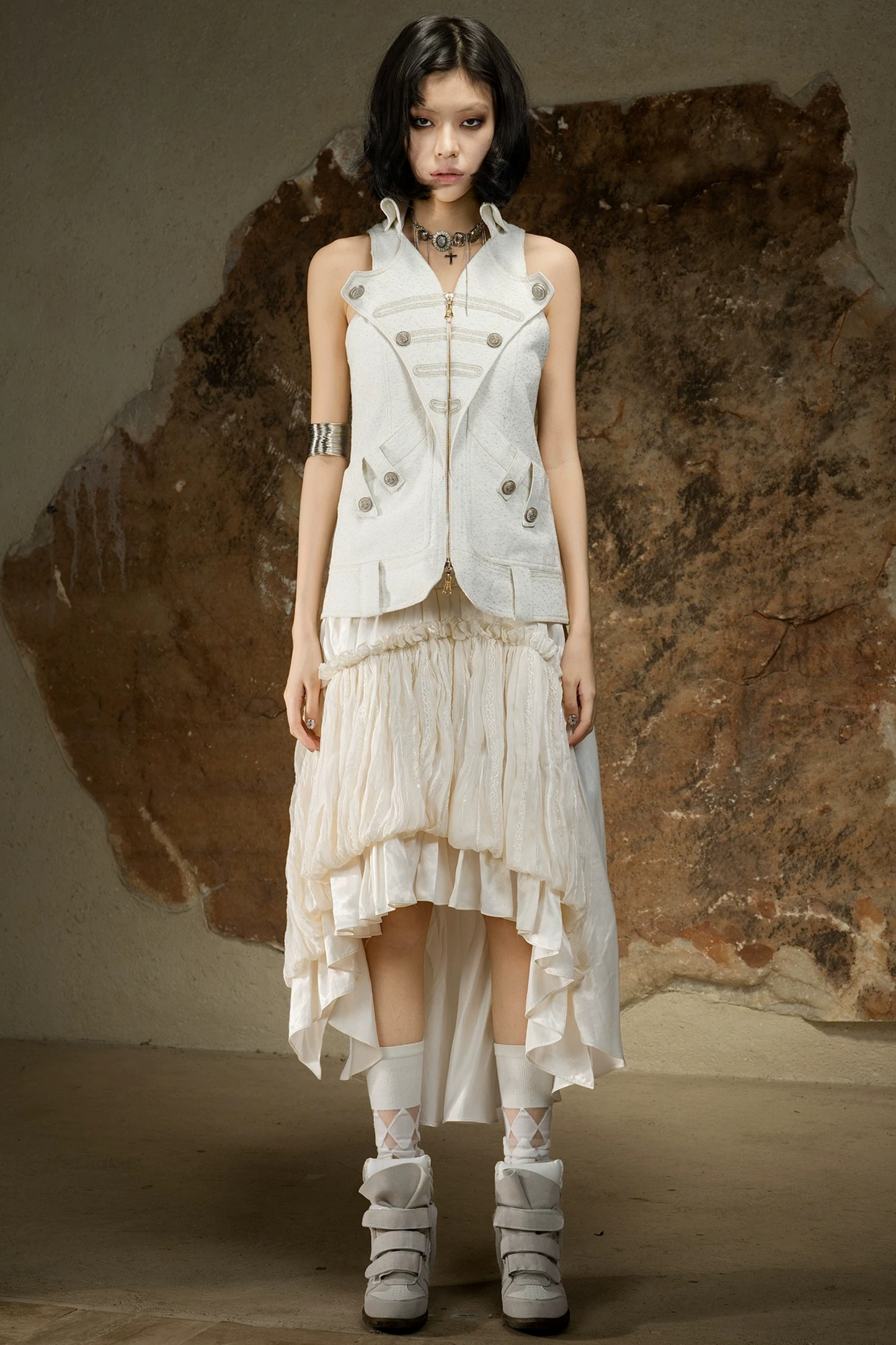 Asymmetrischer Rock mit hoher Taille