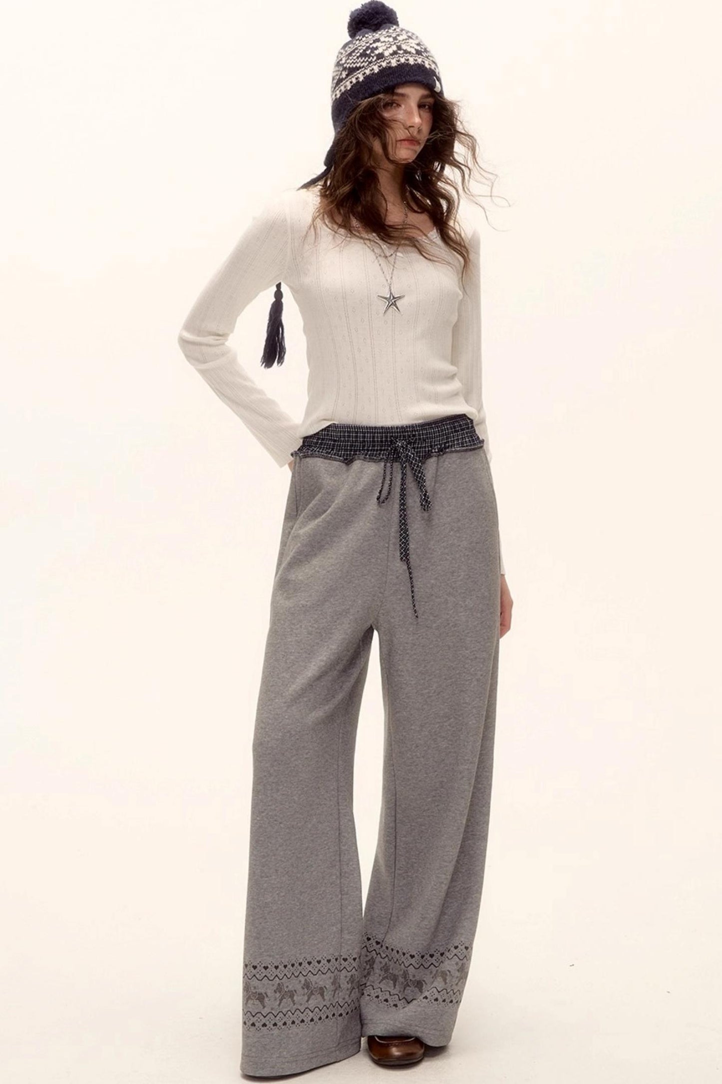 Lace-Trimmed Bow Hollow Knit Top