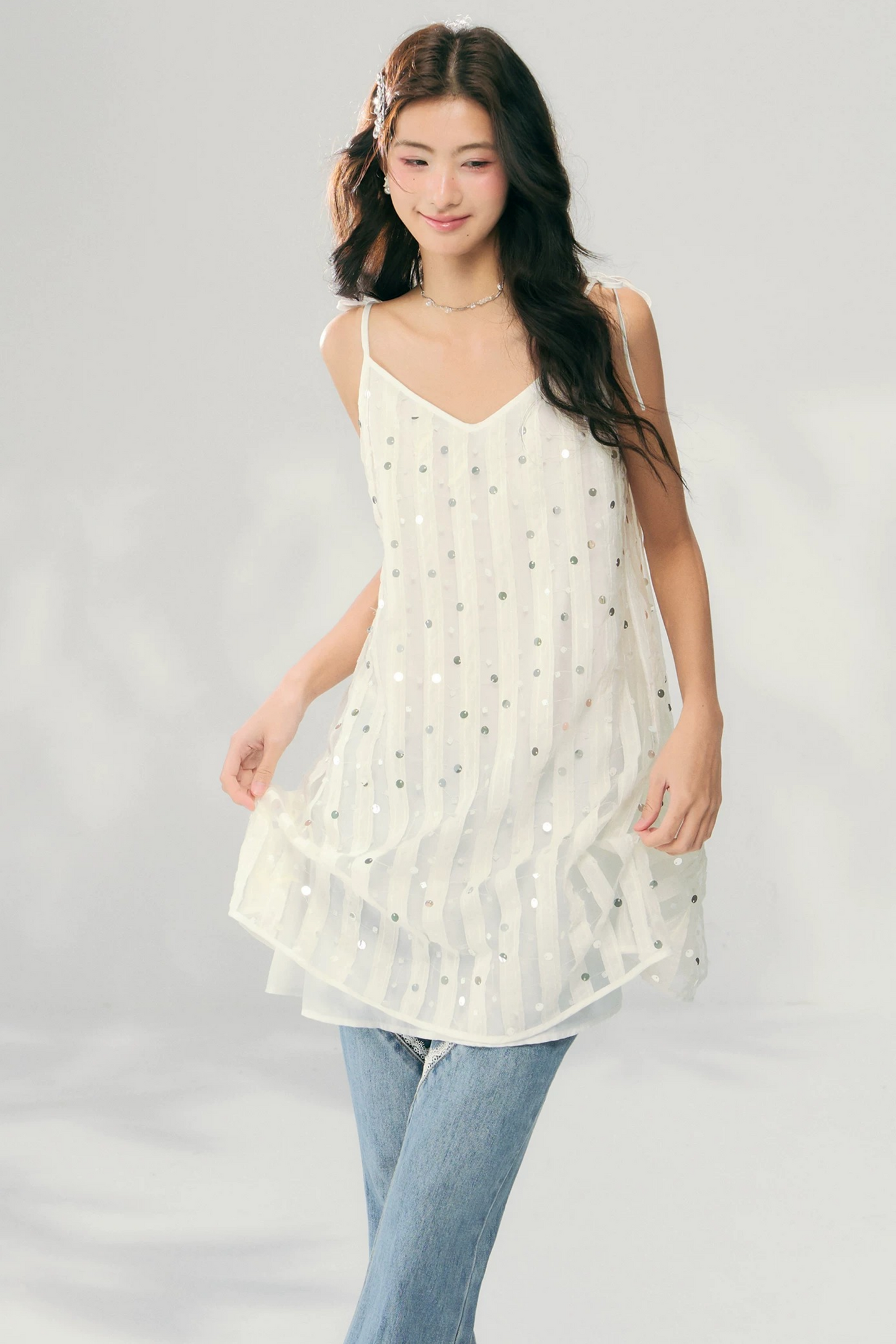 Abito in rete con paillettes scintillanti