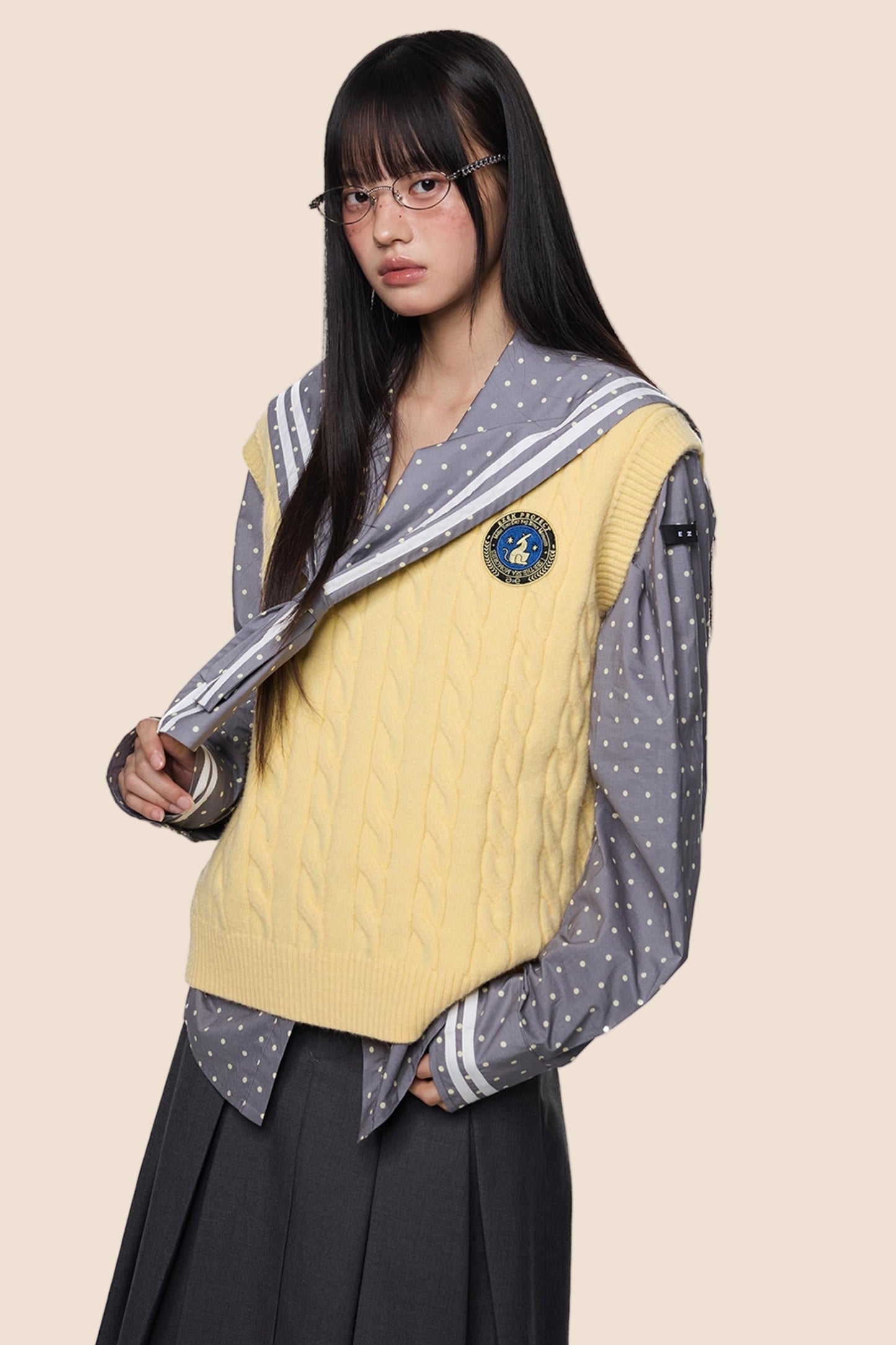 Twisted Flower V-Neck Knit Vest