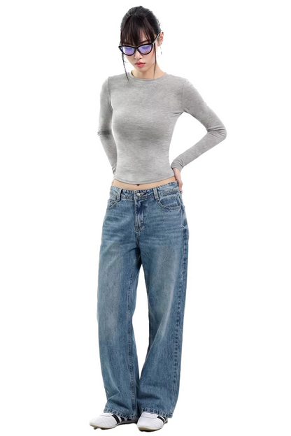 Minimalistischer schwarzer Slim Sweater